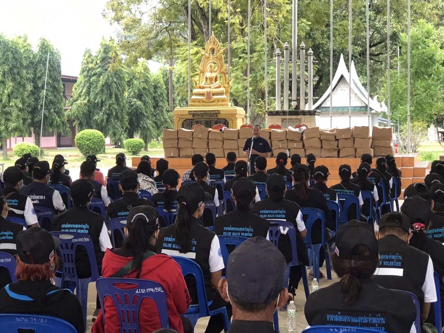 ส.ส.รังสิกร ลงพื้นที่พบพี่น้อง อสม. และผู้นำตำบล อ.สตึก จ.บุรีรัมย์ วอน ชาวสตึก ควรฉีดวัคซีนป้องกันโควิด-19 เพื่อป้องกันตนเองและครอบครัว