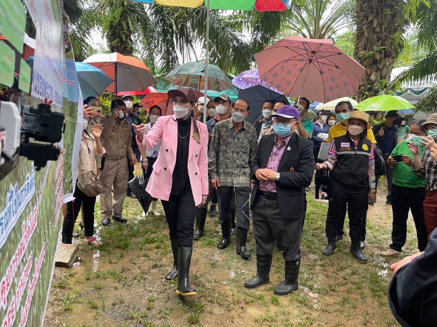 รมช.มนัญญา ลงพื้นที่เยี่ยมชมฐานการเรียนรู้จากหน่วยงานในสังกัดกระทรวงเกษตรและสหกรณ์ จ.ระนอง