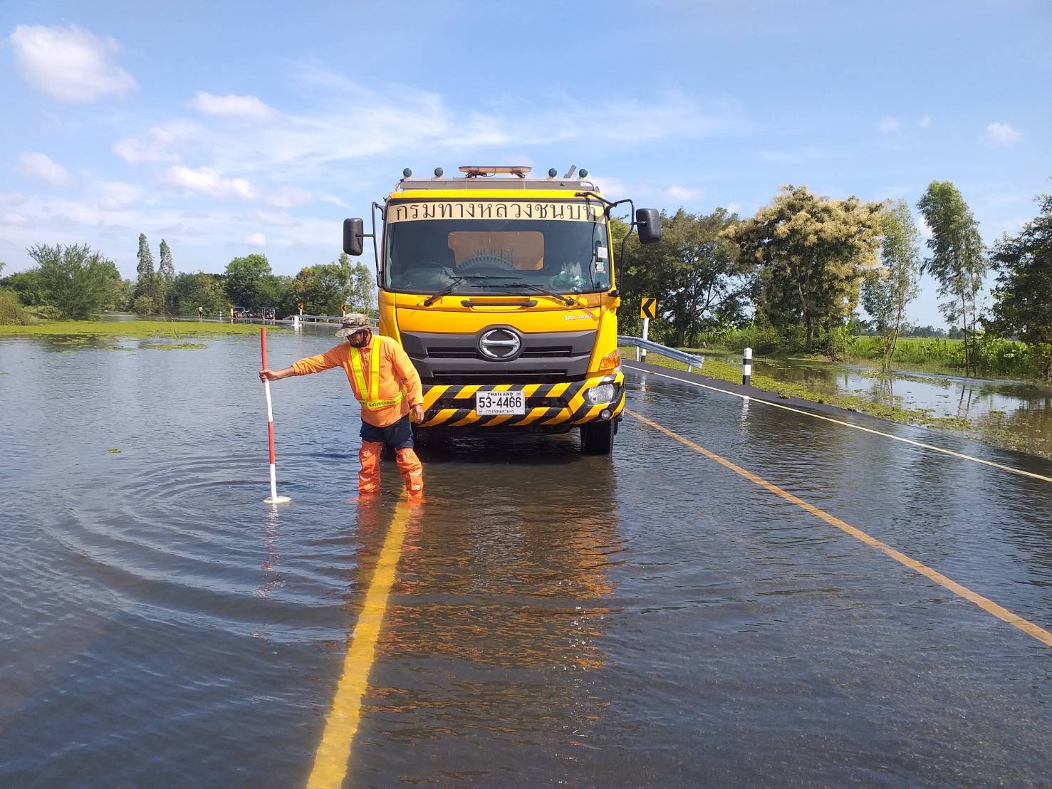 กรมทางหลวงชนบท รายงานสถานการณ์สายทางที่ได้รับผลกระทบจากอุทกภัยในพื้นที่ 12 จังหวัด เร่งซ่อมแซมฟื้นฟูสายทางที่ประสบอุทกภัยหลังน้ำลด