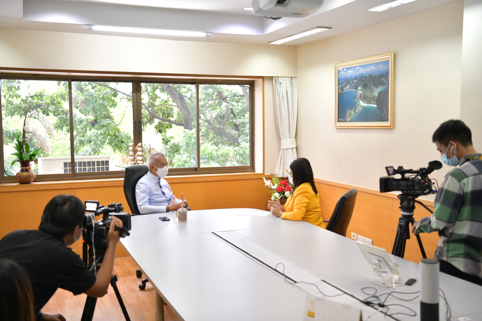 รมว.กก.พิพัฒน์​ รัช​กิจ​ประการ​​ บันทึกเทปให้สัมภาษณ์รายการ Top Executives Talk ใครไม่ถาม…เรากล้าถาม ในหัวข้อ​นโยบาย​แนวทางการเปิดประเทศ​ต้อนรับ​นักท่อง​เที่ยว​ และแผนงานกระทรวง​การ​ท่องเที่ยว​และ​กีฬา​ ในปี​ 65