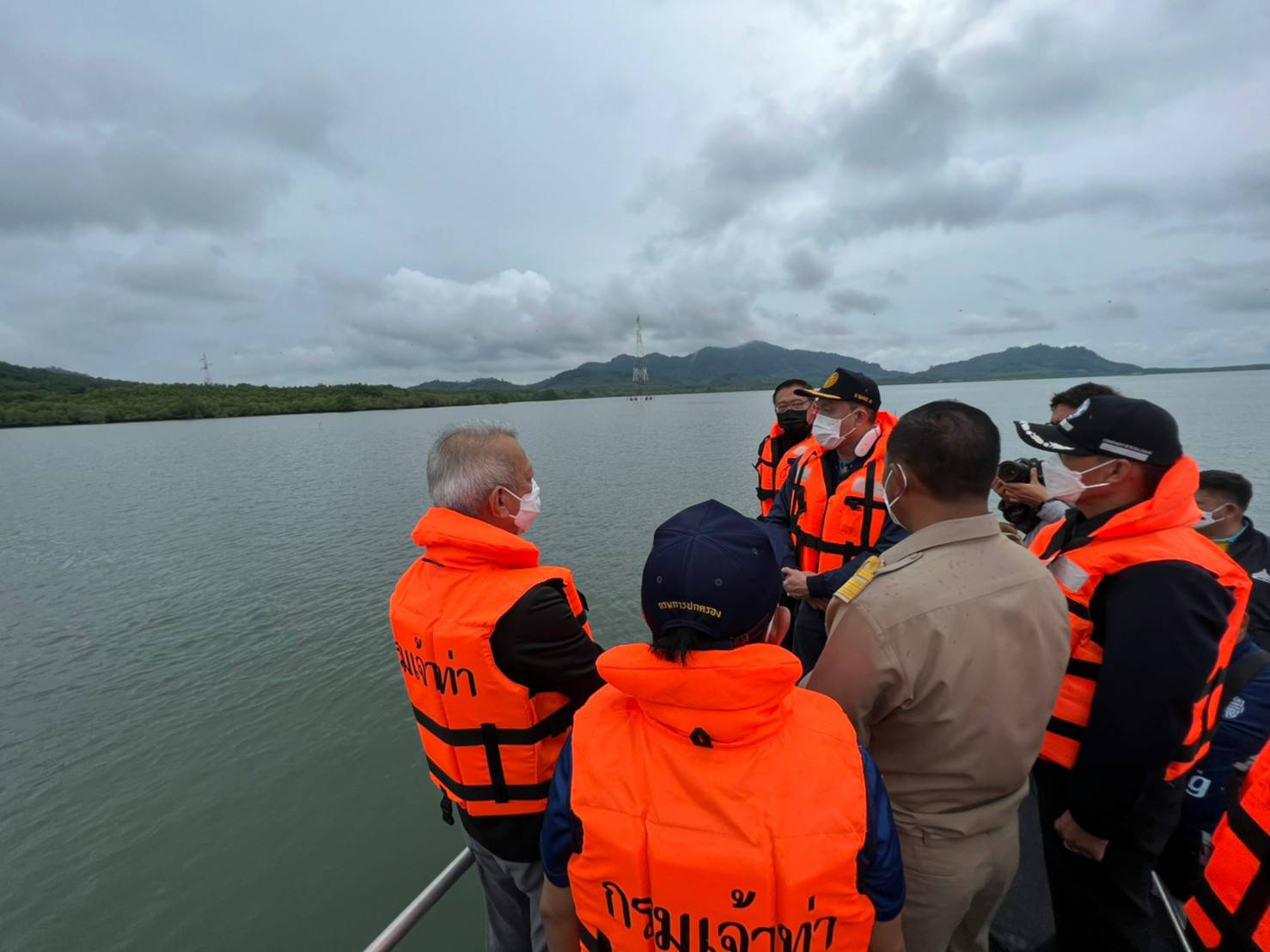 รมว.คค. ลงพื้นที่ตรวจราชการโครงการสะพานเชื่อมเกาะลันตา ในความรับผิดชอบของกรมทางหลวงชนบท เชื่อมโยงโครงข่ายคมนาคม ส่งเสริมการท่องเที่ยวจังหวัดกระบี่ ยกระดับในการเดินทางให้กับประชาชน