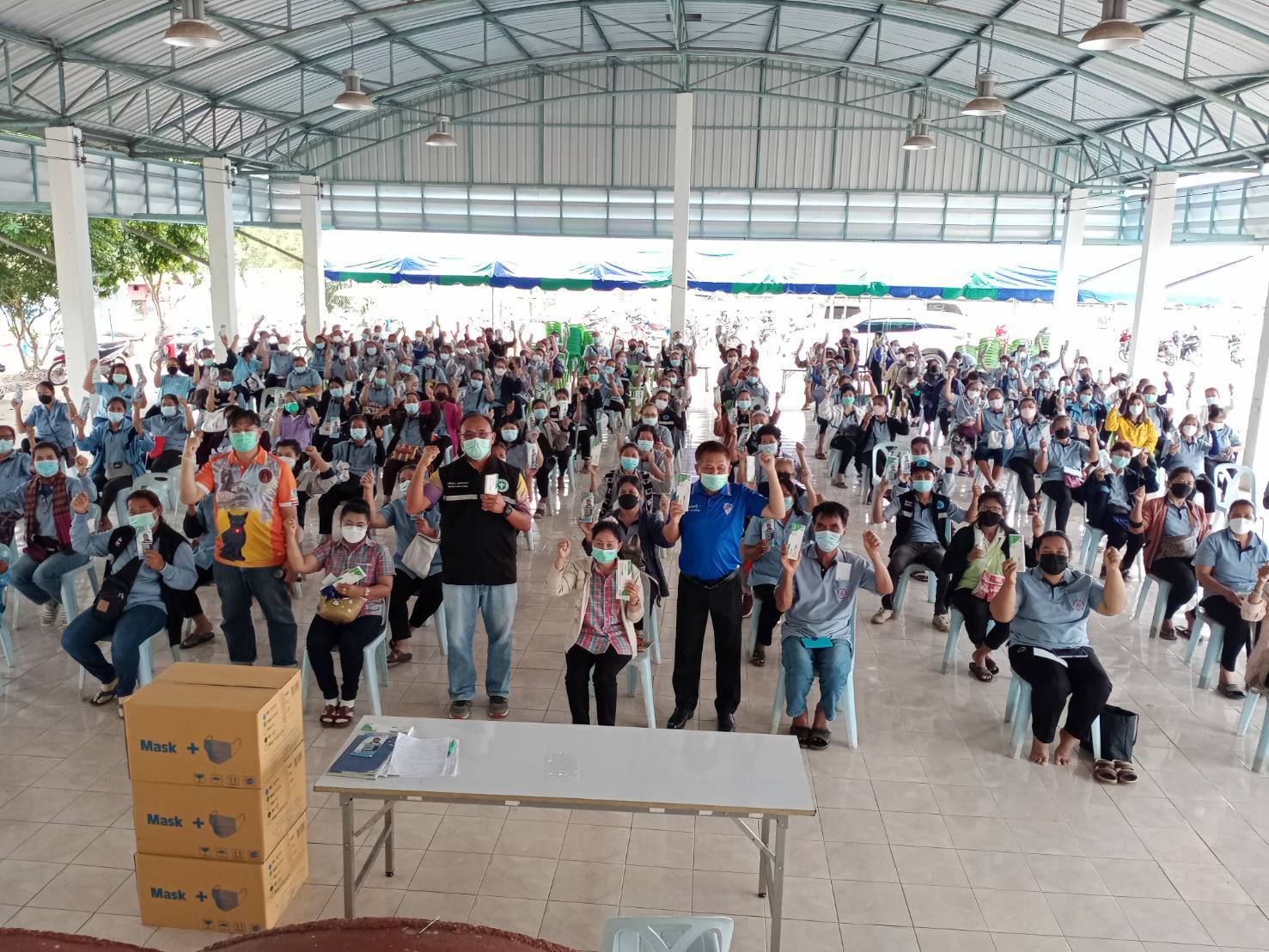 ส.ส.พรชัย อำนวยทรัพย์ ลงพื้นที่พร้อมกับ ผช.สธ.ครบุรี และ ผอ.รพ.สต.พบปะ อสม.ให้กำลังใจในการปฏิบัติงานการเฝ้าระวังการแพร่ระบาดของไวรัสโควิด-19 พร้อมมอบชุดตรวจโควิด ATK ให้กับรพ.สต.ต่างๆ ในพื้นที่ อ.ครบุรี จ.นครราชสีมา