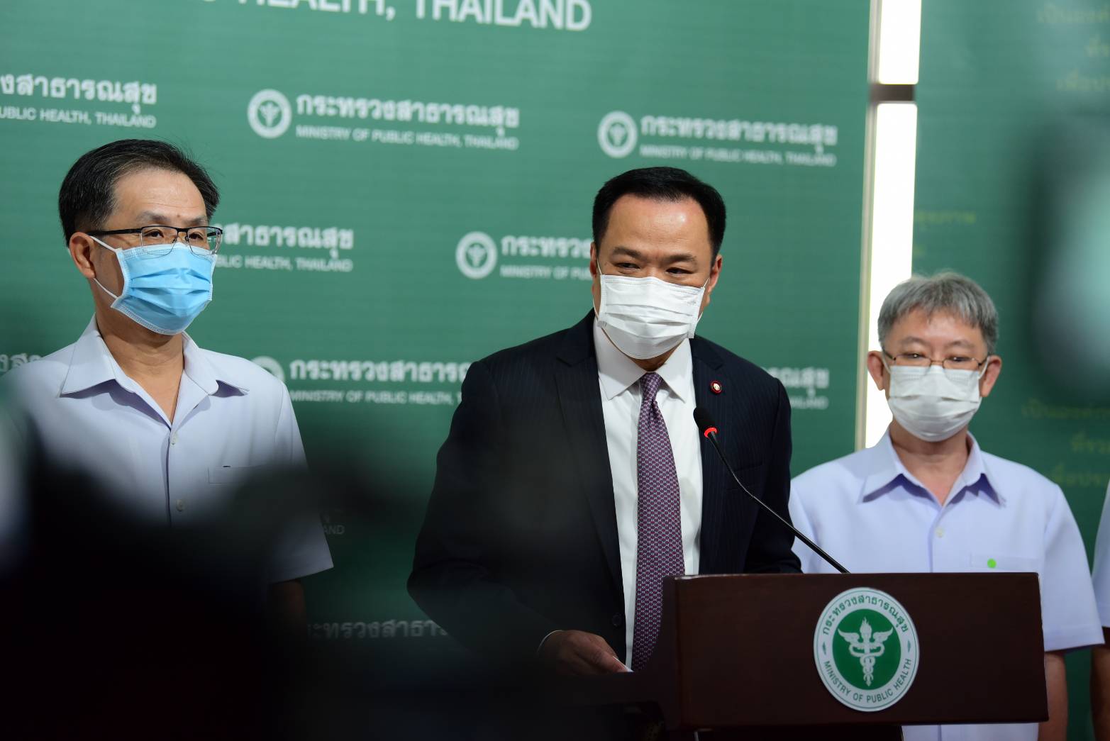 “อนุทิน” รอ “ศบค.” เคาะ มาตรการเปิดเมือง ระยะ 2 วอนผู้ประกอบการ ยกการ์ดสูง พร้อมฟังข้อเรียกร้องจากกลุ่มผับบาร์