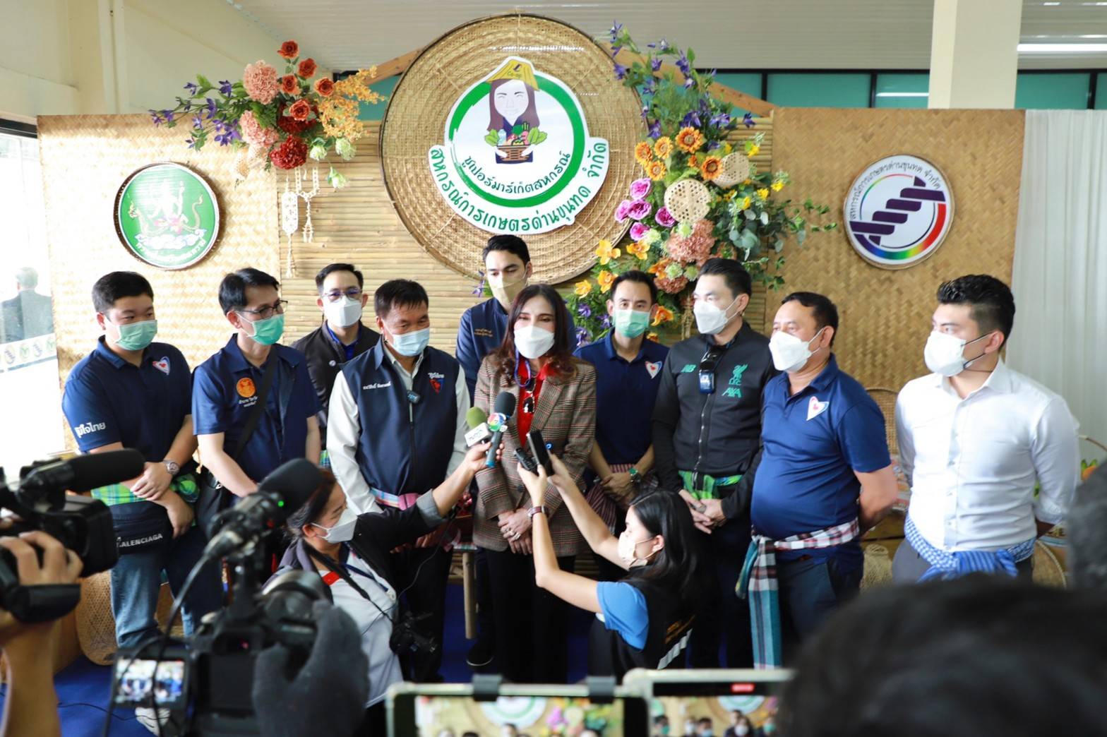 "รมช. มนัญญา" นำคณะทีมส.ส. พรรคภูมิใจไทย ลงพื้นที่ เยี่ยมชมสหกรณ์การเกษตรด่านขุนทด จำกัด พร้อมพบปะพี่น้องประชาชน และมอบปัจจัยการผลิตด้านการเกษตรแก่เกษตรกร อ.ด่านขุนทด