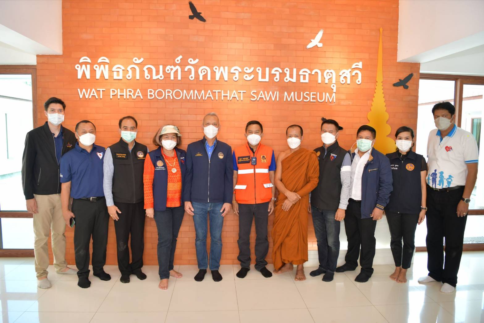 รมต.พิพัฒน์​ และคณะ​ ลงพื้น​ที่ตรวจราชการ​ ​มอบถุง​ยังชีพ​ช่วยเหลือประชาชน​ในพื้นที่​ อ.สวี​ จ.ชุมพร​