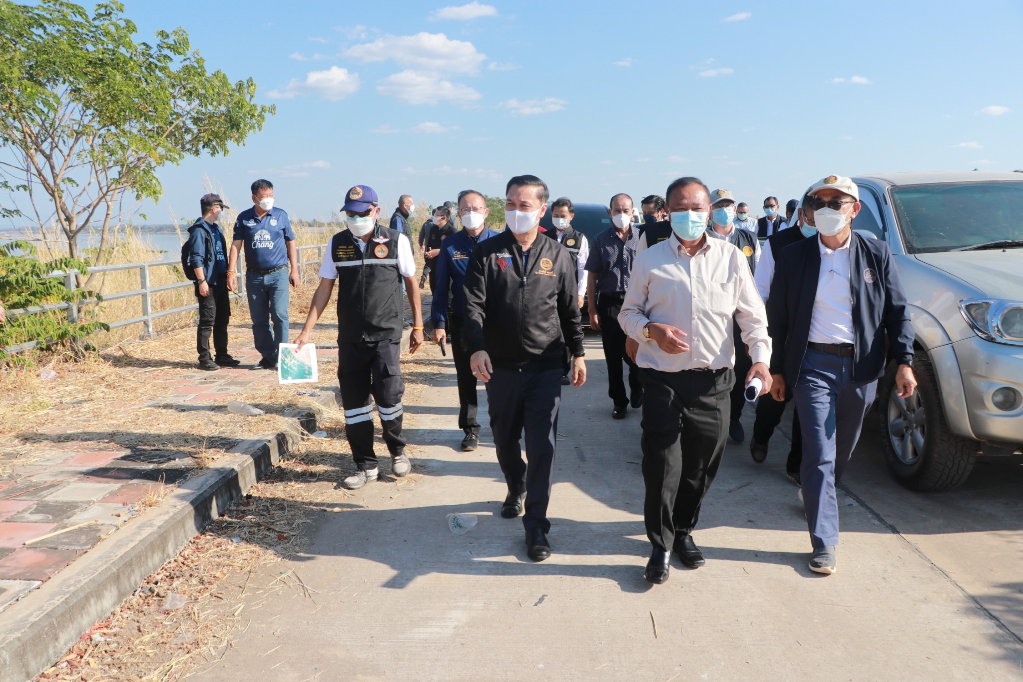 มท.2 ลงพื้นที่ตรวจติดตามโครงการก่อสร้างเขื่อนป้องกันการเสียดินแดนและความเป็นไปได้ในการสร้างสะพานข้ามห้วยเพื่อเชื่อมถนนริมโขง จ.บึงกาฬ