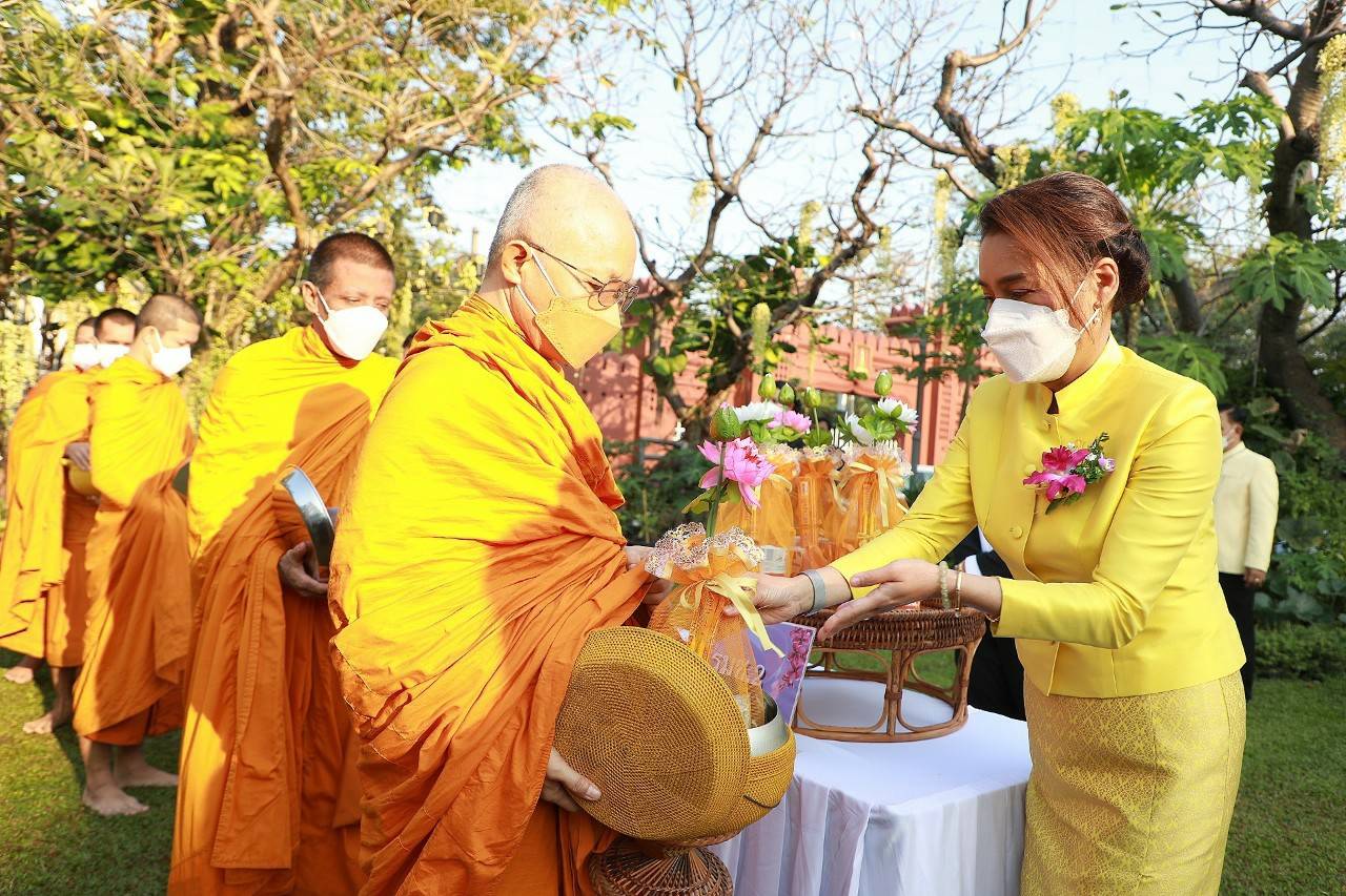 รมช.กนกวรรณ ร่วมพิธีเนื่องในงานวันครู ครั้งที่ 66 พ.ศ.2565 "พลังครูยุคใหม่ สร้างคุณภาพคนไทยสู่สากล" พร้อมแสดงความยินดีกับ “ศ.ดร.นพ.กระแส ชนะวงศ์” ในโอกาสรับรางวัลผู้มีคุณูปการต่อการศึกษาของชาติ ประจำปี 2565