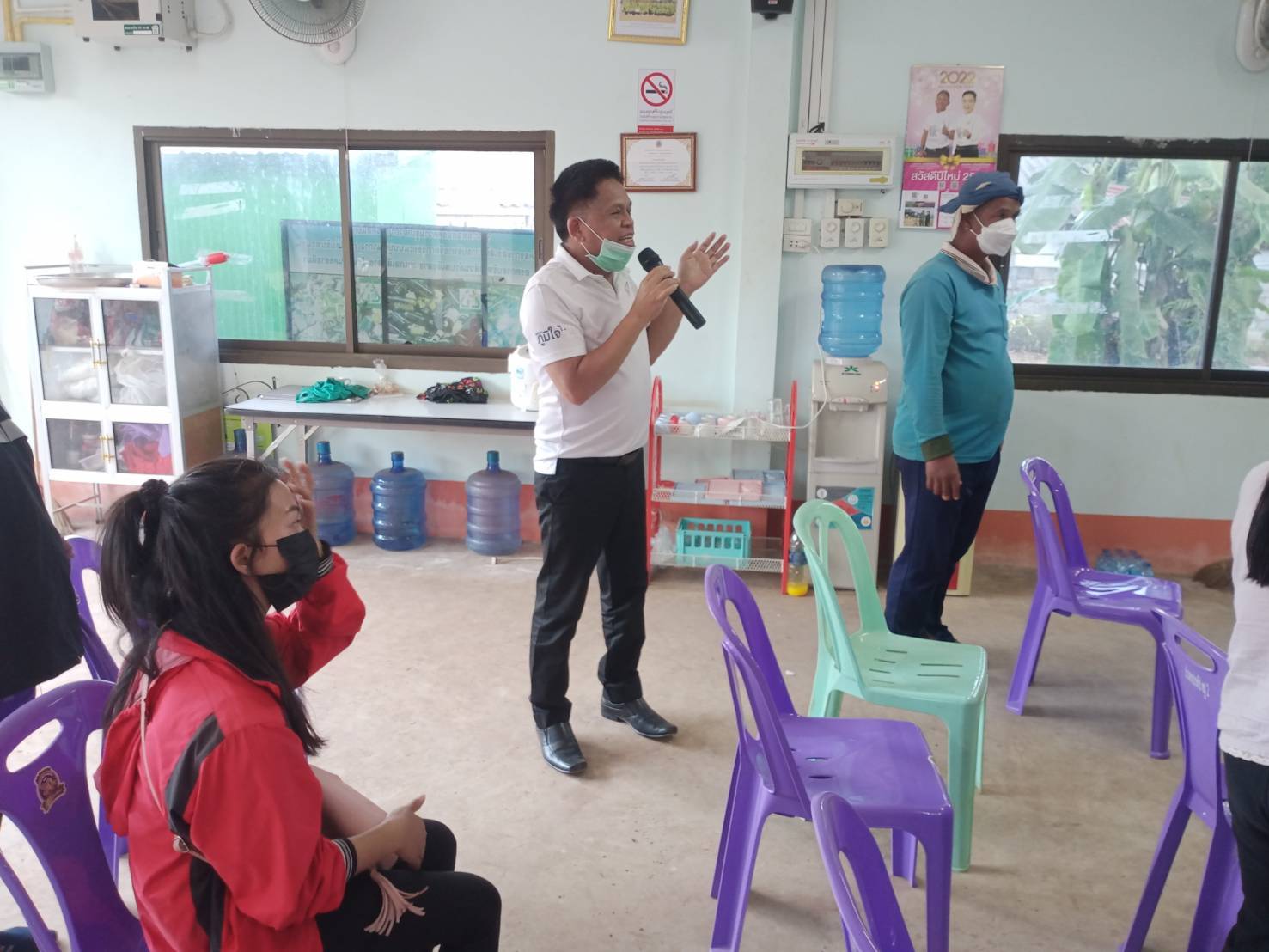 ส.ส.พรชัย อำนวยทรัพย์ ห่วงใยชาวอำเภอเสิงสาง ที่ต้องกักตัวจากสถานการณ์โควิด จำนวนมาก โดยมอบชุดตรวจ ATK ให้กับชาวบ้านสระประทีป และสระประทุม ต.เสิงสาง อ.เสิงสาง จ.นครราชสีมา