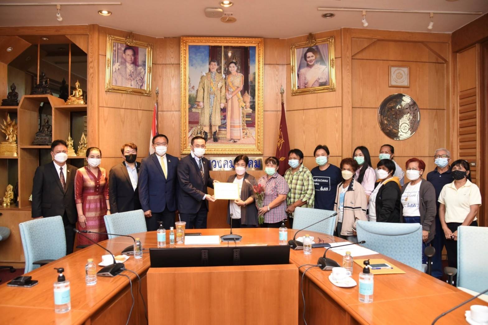 เครือข่ายศูนย์สิทธิผู้บริโภคกรุงเทพฯ ให้กำลังใจ “ศักดิ์สยาม” คัดค้านขยายสัญญาสัมปทานรถไฟฟ้าสายสีเขียว หนุนขนส่งมวลชน กทม.ถูกลงทั้งระบบ