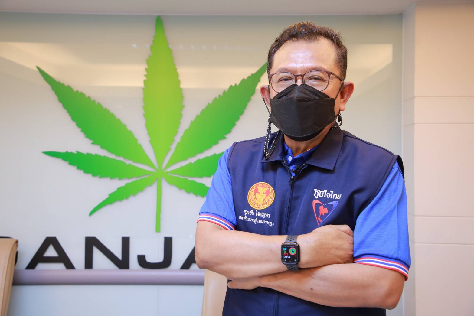 ศุภชัย ยืนยัน พ.ร.บ.กัญชา กัญชง ประชาชนจดแจ้งไม่ต้องเสียค่าธรรมเนียมสักบาท อีก 120 วันปลูกได้ ส่วนนายทุน นำไปทำธุรกิจต้องมีค่าใช้จ่าย วอนเลิกบิดเบือนทำสังคมสับสน