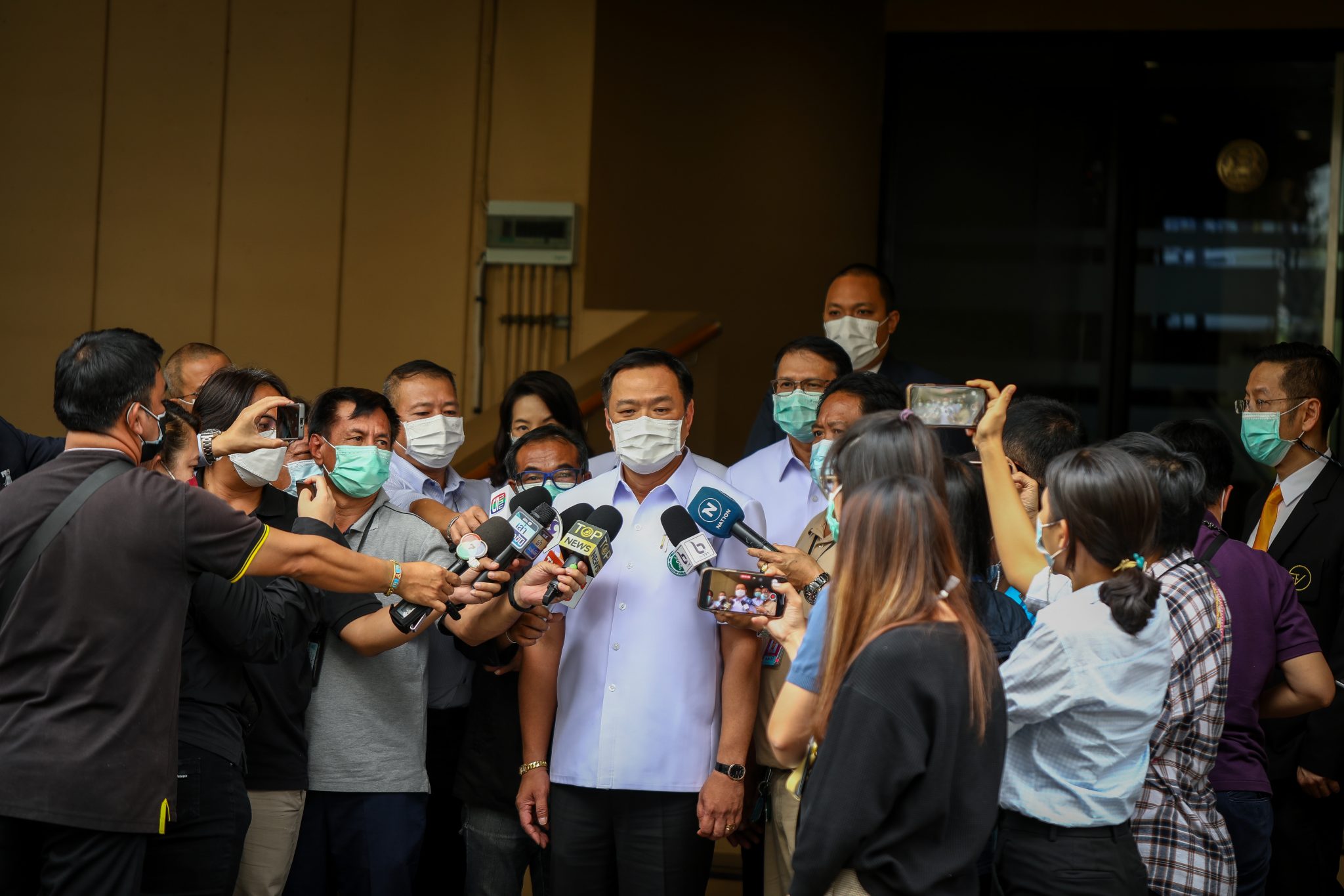 “อนุทิน” จับตาสถานการณ์โควิด-19 หลังยอดผู้ติดเชื้อขยับสูง ยังไม่ปรับมาตรการ ต้องพิจารณารอบคอบ