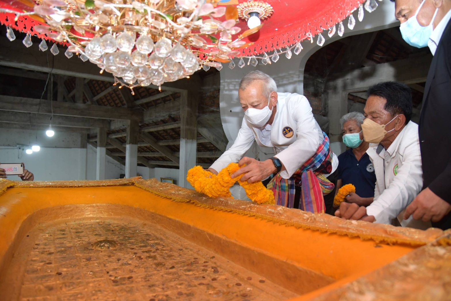 รมว.พิพัฒน์ รัชกิจประการ เดินทางไปวัดเขาพระบาท ต.เขาพระบาท อ.เชียรใหญ่ จ.นครศรีธรรมราช เพื่อสักการะรอยพระพุทธบาท สิ่งศักดิ์สิทธิคู่บ้านคู่เมืองของชาวนครศรีธรรมราช และร่วมพิธีบวงสรวง พร้อมกล่าวเปิดงาน สมโภชผ้าพระบฏจากสมเด็จพระสังฆราช เพื่อนำไปประกอบพิธีสำหรับงานแห่ผ้าขึ้นธาตุ ครั้งที่ 9 ณ วัดพระมหาธาตุวรมหาวิหาร
