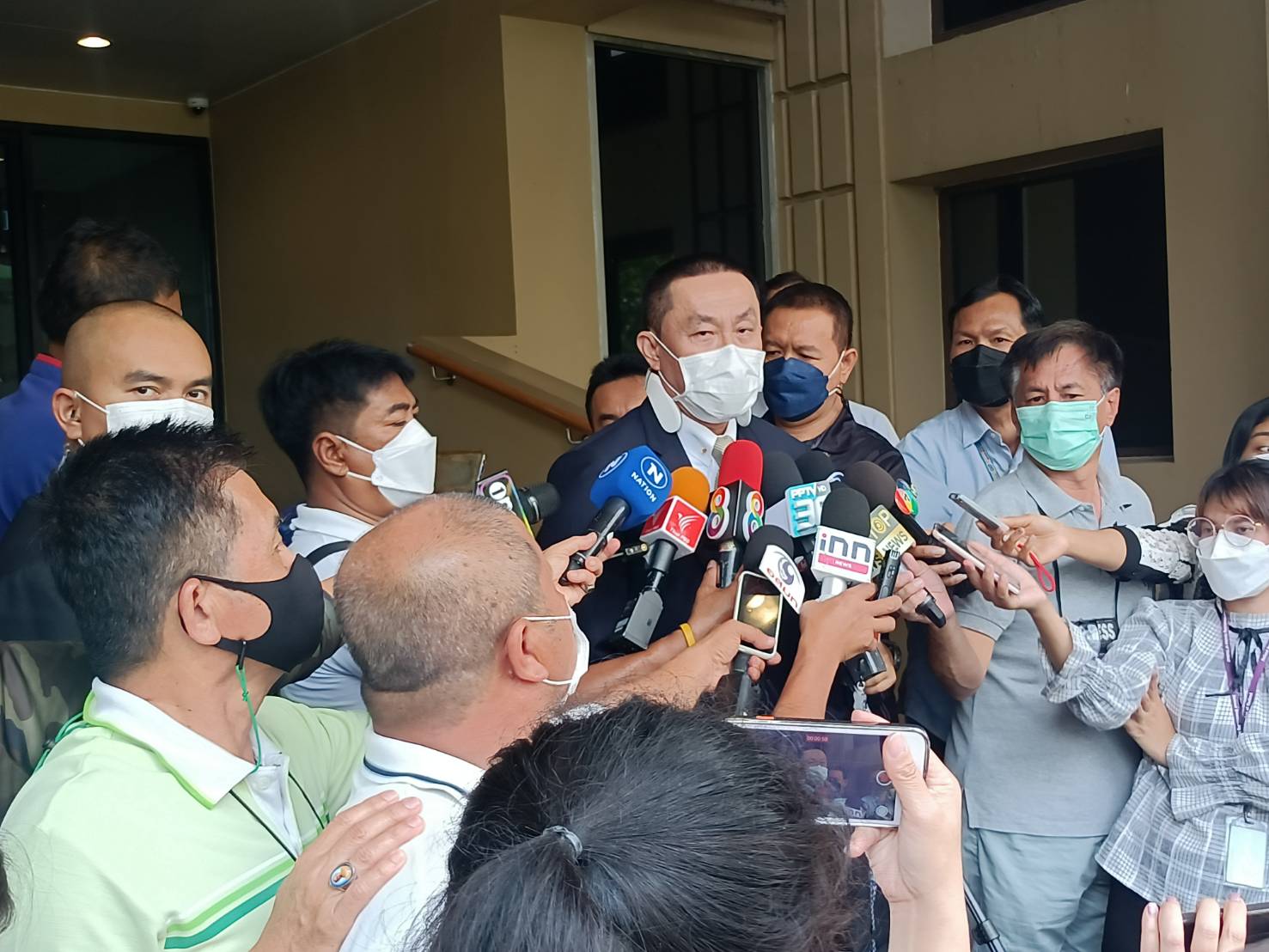 ‘ศักดิ์สยาม’ ชี้ปมสายสีเขียว รอกทม.-คมนาคม คุยชัดเจน ยัน ไม่โยนเป็นภาระรัฐบาลหน้า