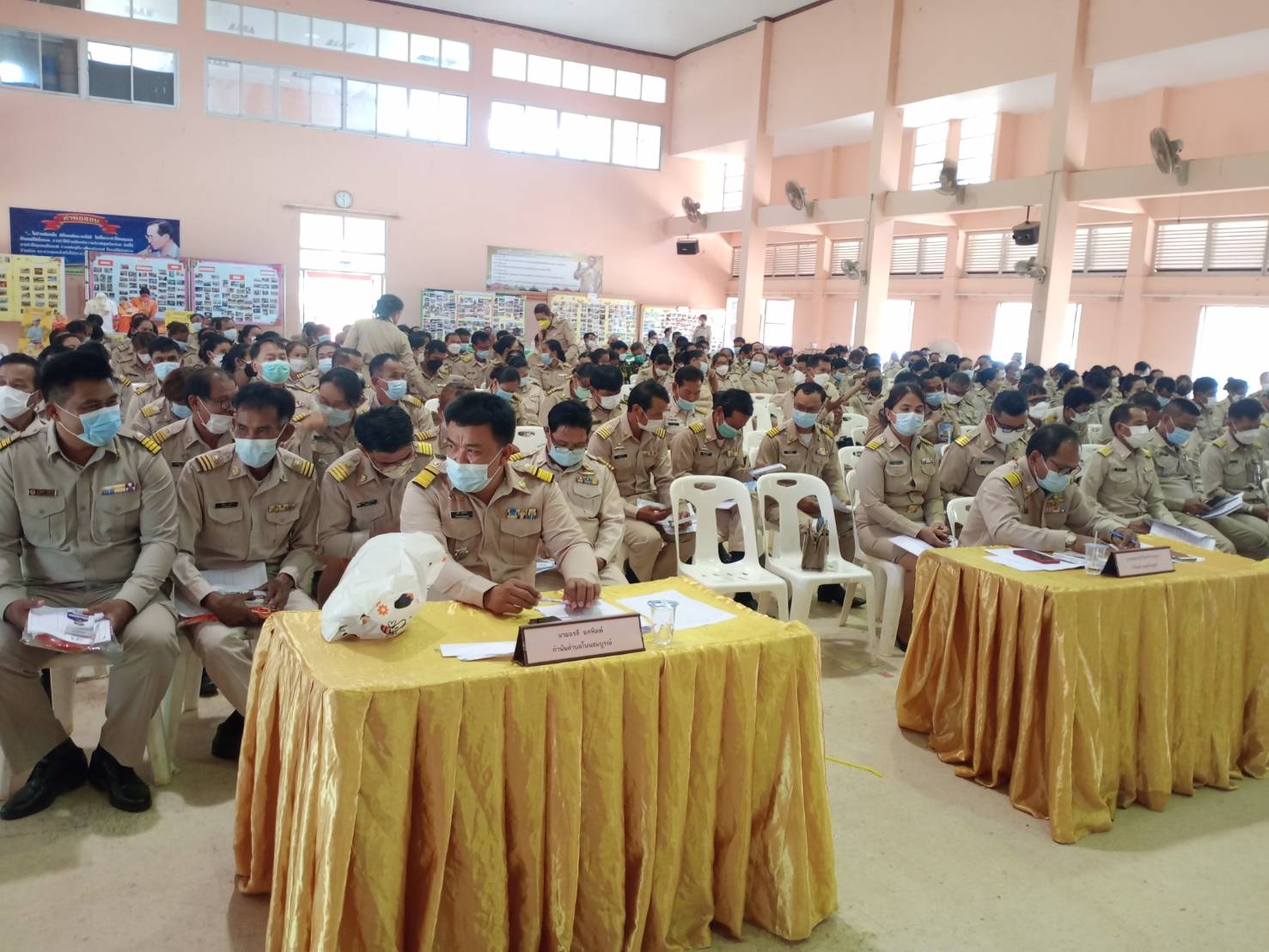 ส.ส.พรชัย อำนวยทรัพย์  ร่วมประชุมกับกำนัน ผู้ใหญ่บ้าน ฯลฯ ของอำเภอเสิงสาง  พร้อมมอบชุดตรวจ ATK ให้ทุกคนที่มาประชุม ณ หอประชุมอำเภอเสิงสาง จ.นครราชสีมา