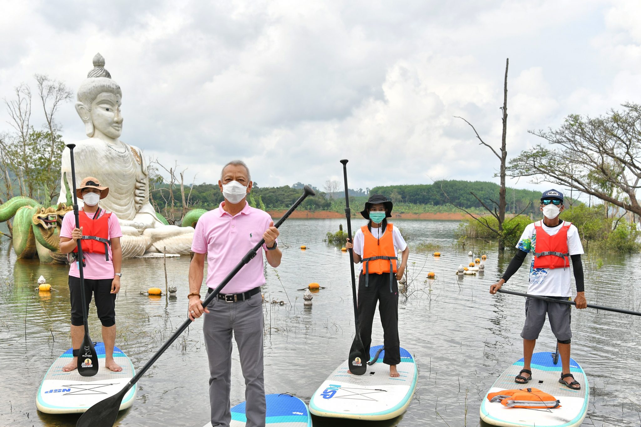 รมว.ท่องเที่ยวและกีฬา ตรวจเยี่ยมแหล่งท่องเที่ยวพระจมน้ำ รับฟังการนำเสนอการจัดการแหล่งท่องเที่ยว โดยชมรม Sup Board จังหวัดตราด