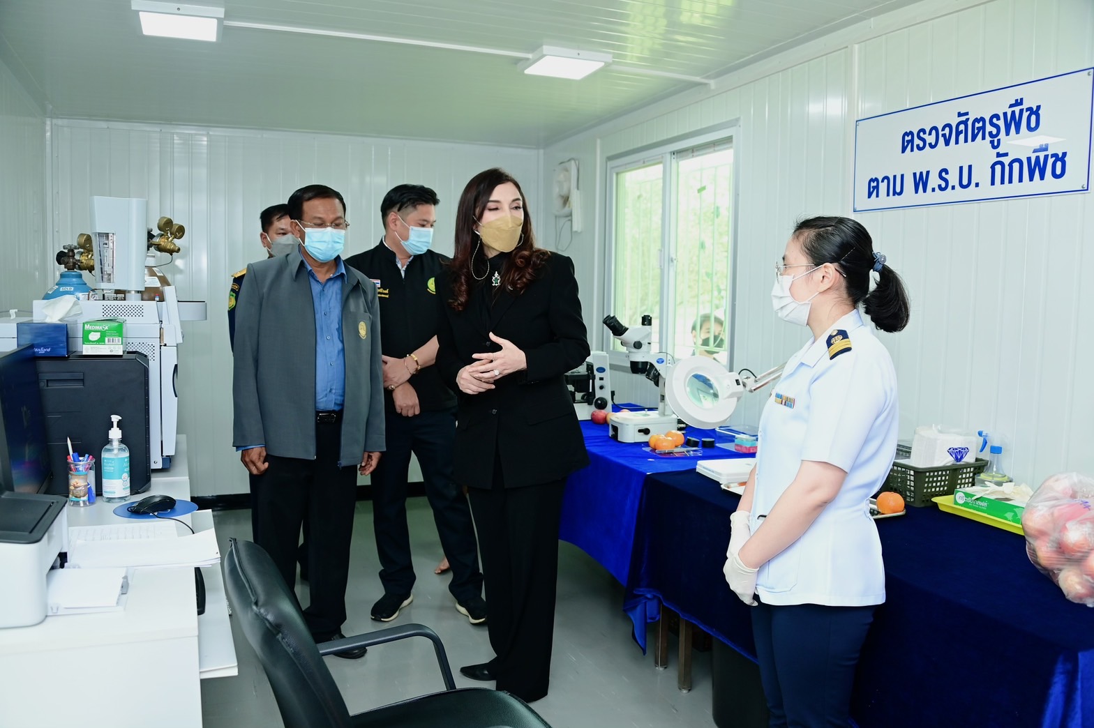 ‘รมช.มนัญญา’ ปลื้มความสำเร็จ ตั้ง ‘แลปตรวจแมลงศัตรูพืช และสารตกค้างในผักผลไม้ด่านเชียงของ’ ตรวจ-วิเคราะห์ ได้ทันที สะดวก รวดเร็วแก่ผู้ประกอบการ และสร้างความปลอดภัยให้กับผู้บริโภค