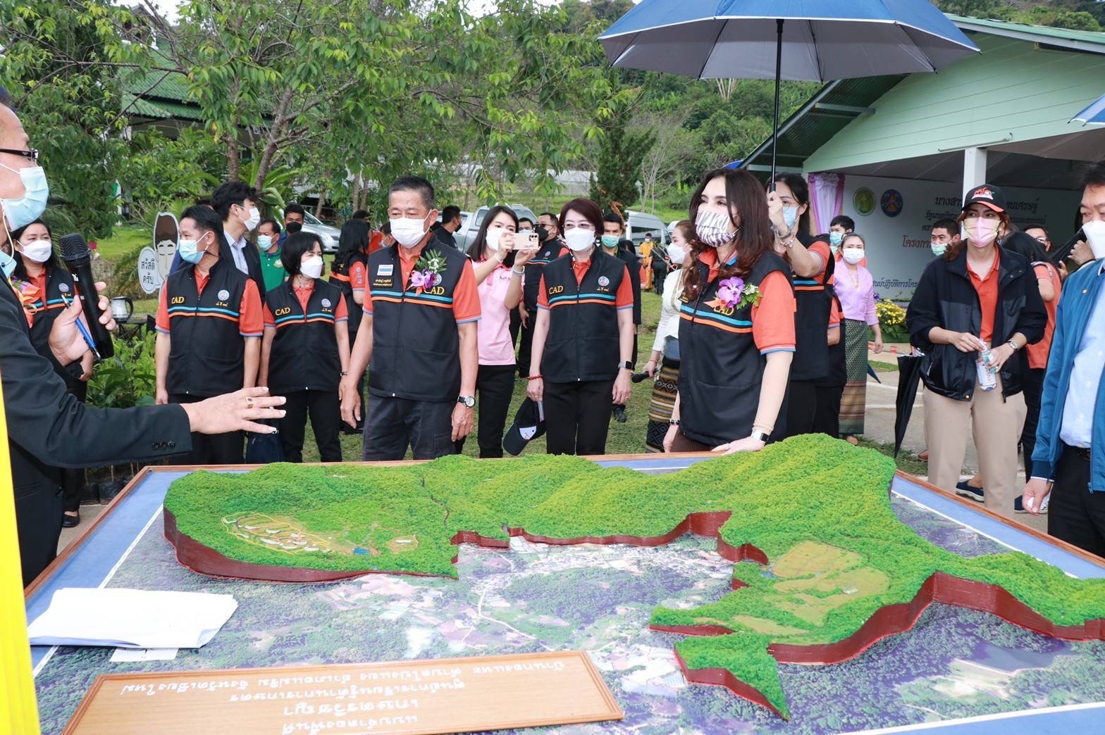 รมช.มนัญญา เดินหน้า โครงการ "ต้นกล้าความดี สู่วิถีเศรษฐกิจพอเพียง” ส่งเสริมเด็กและเยาวชนในถิ่นทุรกันดาร ปลูกฝังให้รักการจดบันทึกบัญชี สร้างวินัยทางการเงิน และขยายผลสู่ผู้ปกครองและชุมชน