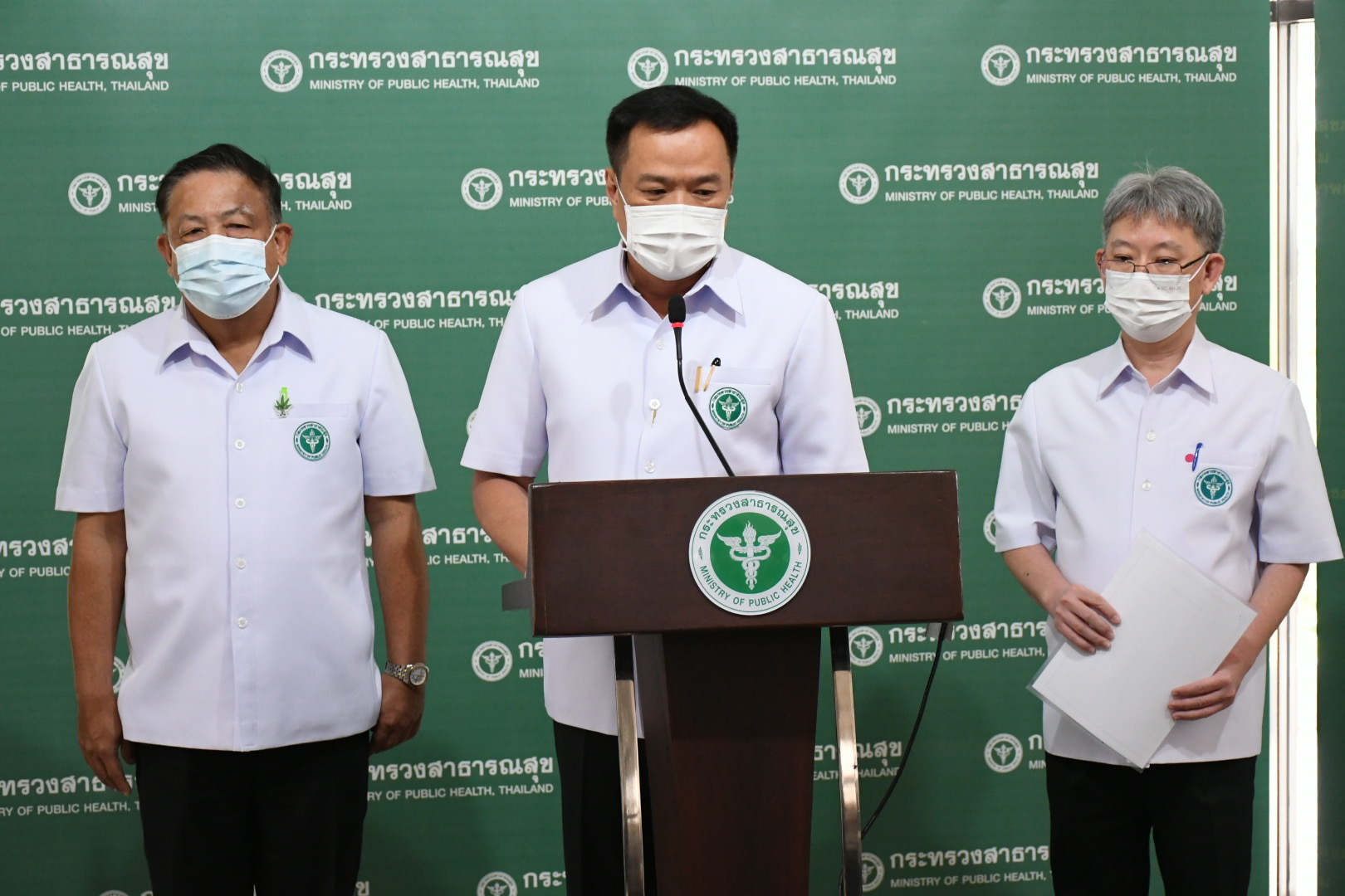 “อนุทิน” เผย ปลายเดือนมิถุนายน ไทยเริ่มเปลี่ยนโควิด-19 เป็นโรคประจำถิ่น ขอประชาชน อย่าเพิ่งการ์ดตก ย้ำ UCEP PLUS ผู้ป่วยสีเหลือง – แดง เข้ารักษาได้ทุกโรงพยาบาล