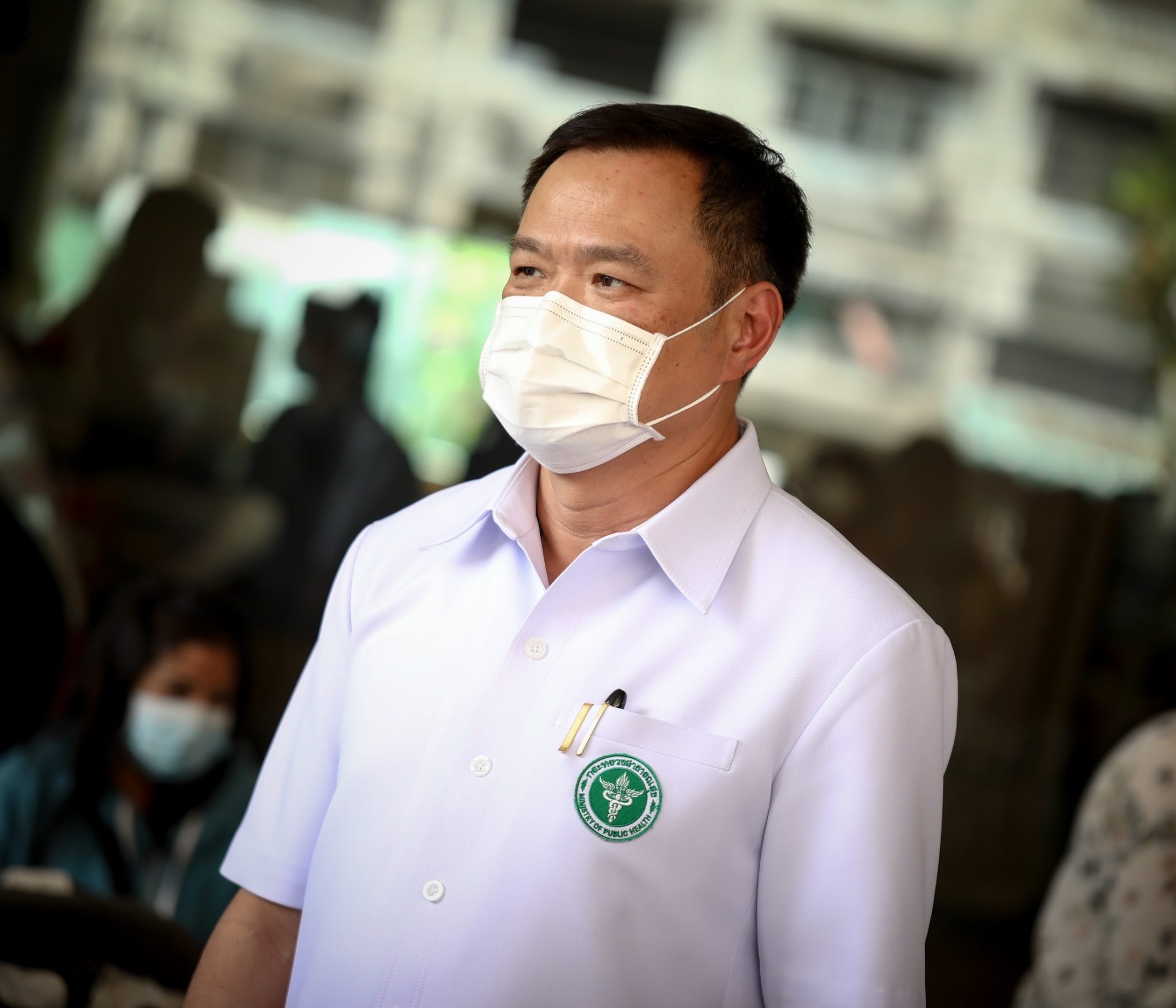 “อนุทิน” ให้กำลังใจทีมวิชาการ ยกผลศึกษา คณะแพทย์ศาสตร์ ศิริราชฯ ชี้ “ฟาวิพิราเวียร์” มีประสิทธิภาพ ช่วยผู้ป่วยโควิด -19 ฟื้นตัวเร็ว ลดปริมาณเชื้อ เผย กระบวนการรักษา-ใช้ยา ผ่านการพิจารณาจากอาจารย์แพทย์ ขอประชาชนไว้ใจระบบ สธ.ไทย