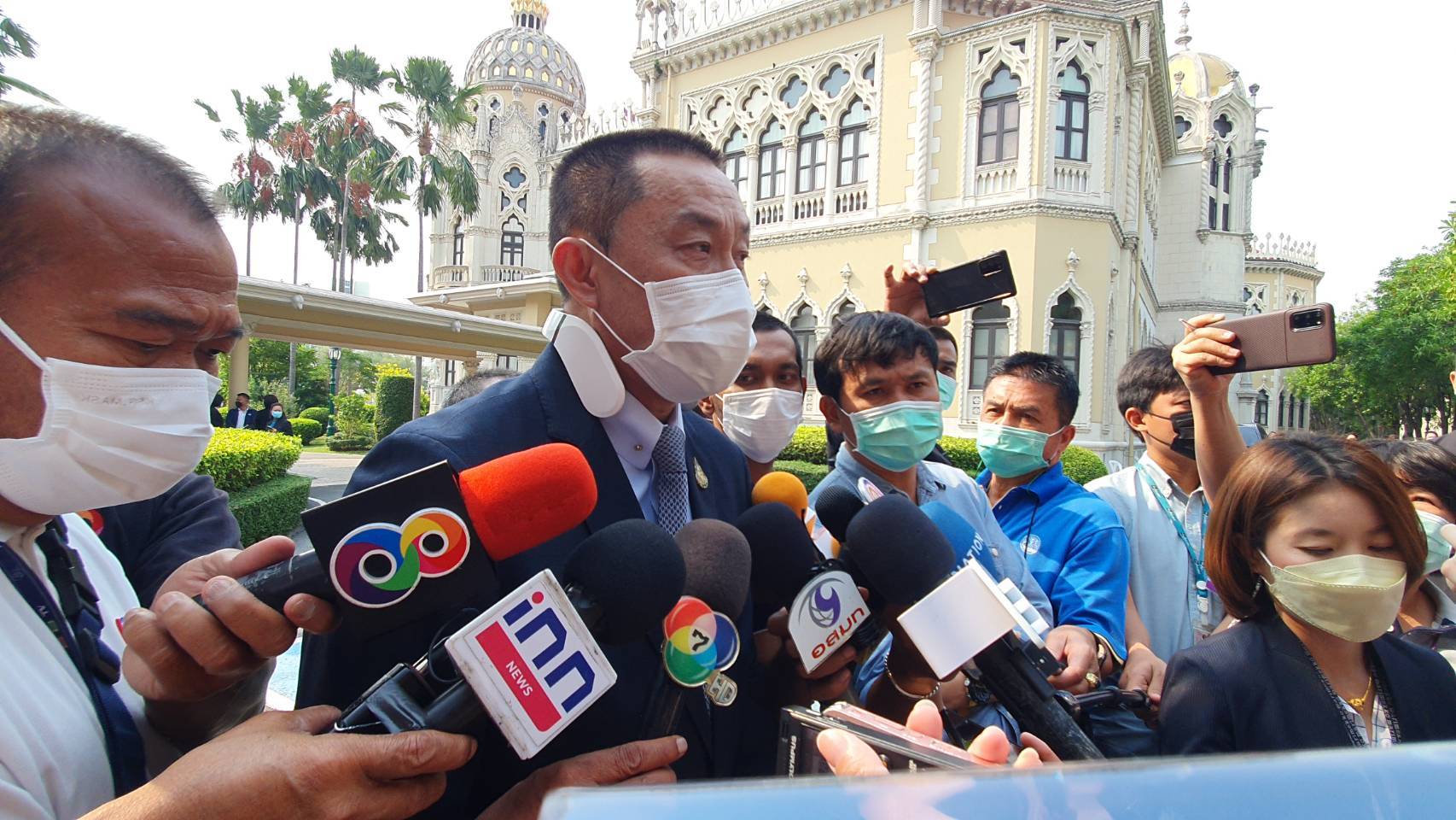 "คมนาคม" เตรียมพร้อมอำนวยความสะดวกช่วงสงกรานต์ ขอความร่วมมือปชช.บ้านไกลเกินกว่า 200 กม.เดินทางก่อน ลดแออัด