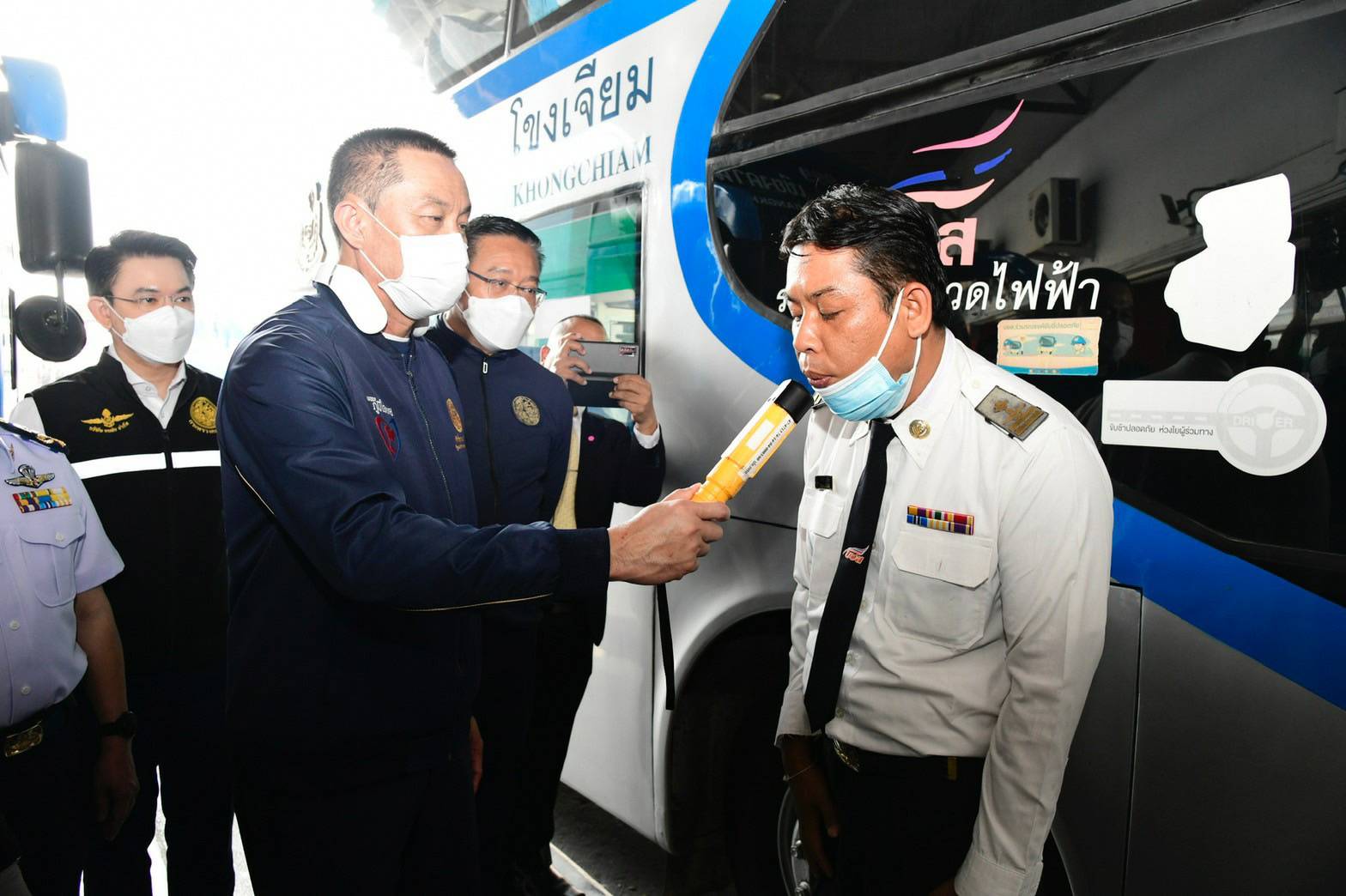 รมว.คค.ศักดิ์สยาม ชิดชอบ เปิดงานรณรงค์ลดอุบัติเหตุทางถนน  โครงการ “ชีวิตวิถีใหม่ สงกรานต์ปลอดอุบัติเหตุ - ปลอดโควิด 19” ณ สถานีขนส่งผู้โดยสารกรุงเทพ (จตุจักร)