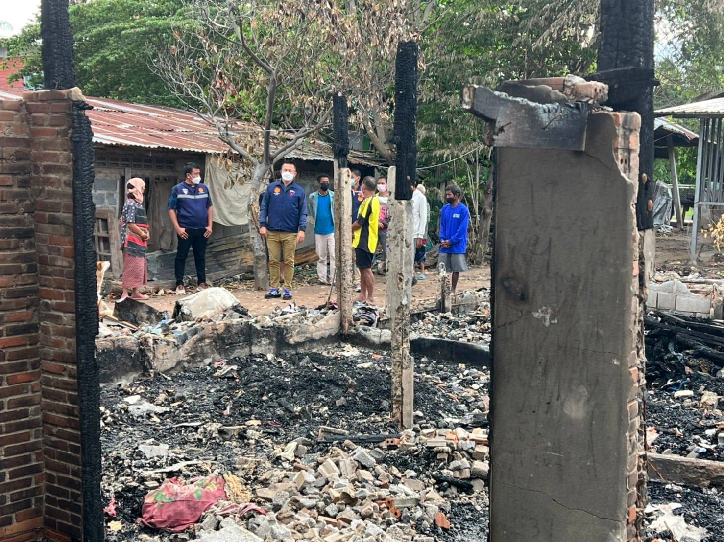 ส.ส.อดิพงษ์ ฐิติพิทยา ได้นำถุงยังชีพข้าวสาร-อาหารแห้ง เครื่องอุปโภค-บริโภค มอบให้กับครอบครัวที่ได้รับผลกระทบจากเหตุอัคคีภัย หมู่ที่ 17 บ้านป่าบุ ต.กระสัง อ.กระสัง จ.บุรีรัมย์ และได้ให้ทีมงานลงพื้นที่มอบ ATK ให้กับโรงเรียนต่างๆ ในพื้นที่อ.กระสัง จ.บุรีรัมย์