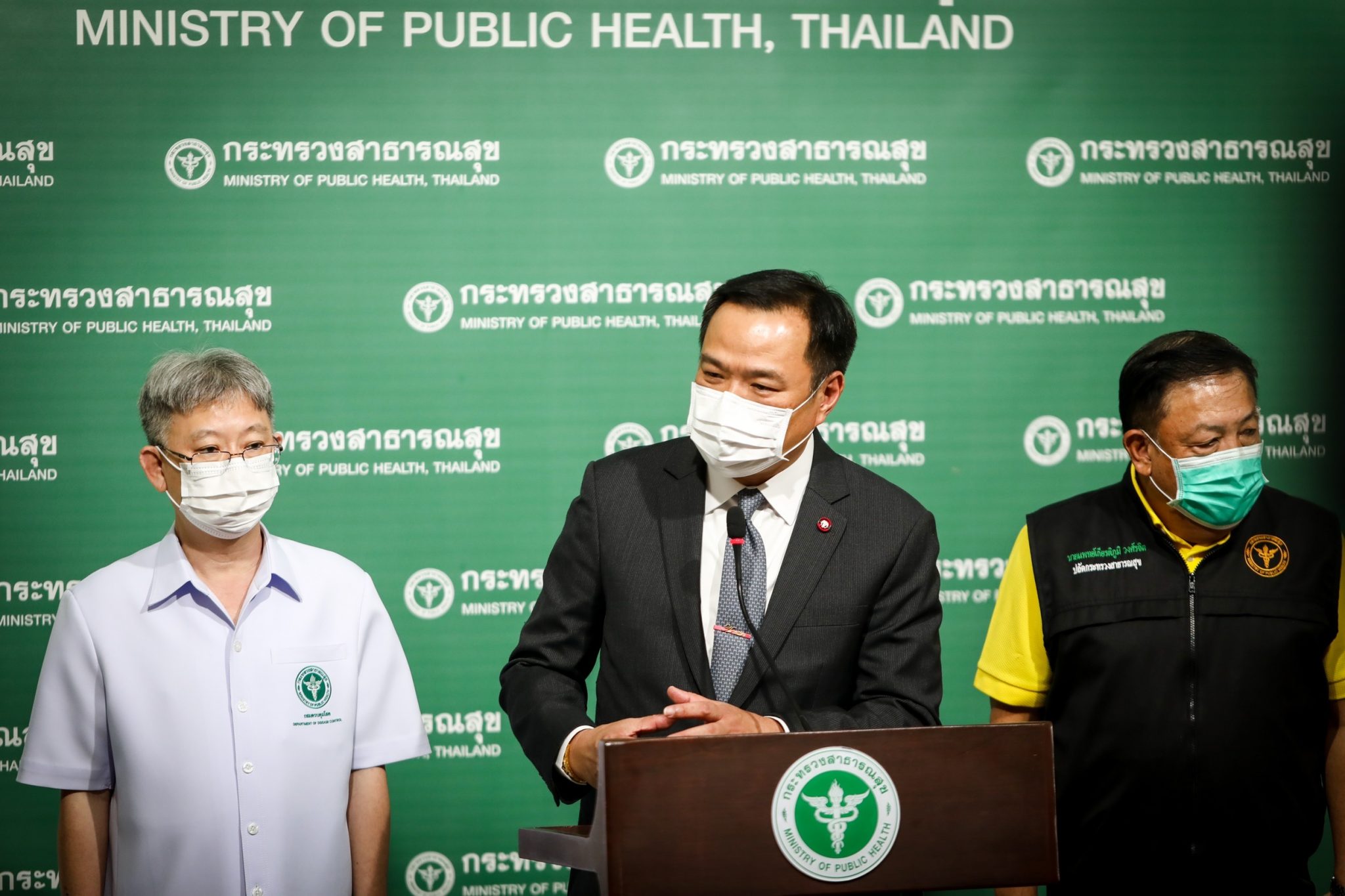 “อนุทิน” ชื่นชม หมอ สละวันหยุดสงกรานต์ดูแลประชาชน ขอคนไทยให้ความร่วมมือคุมโควิด แทนคำขอบคุณ