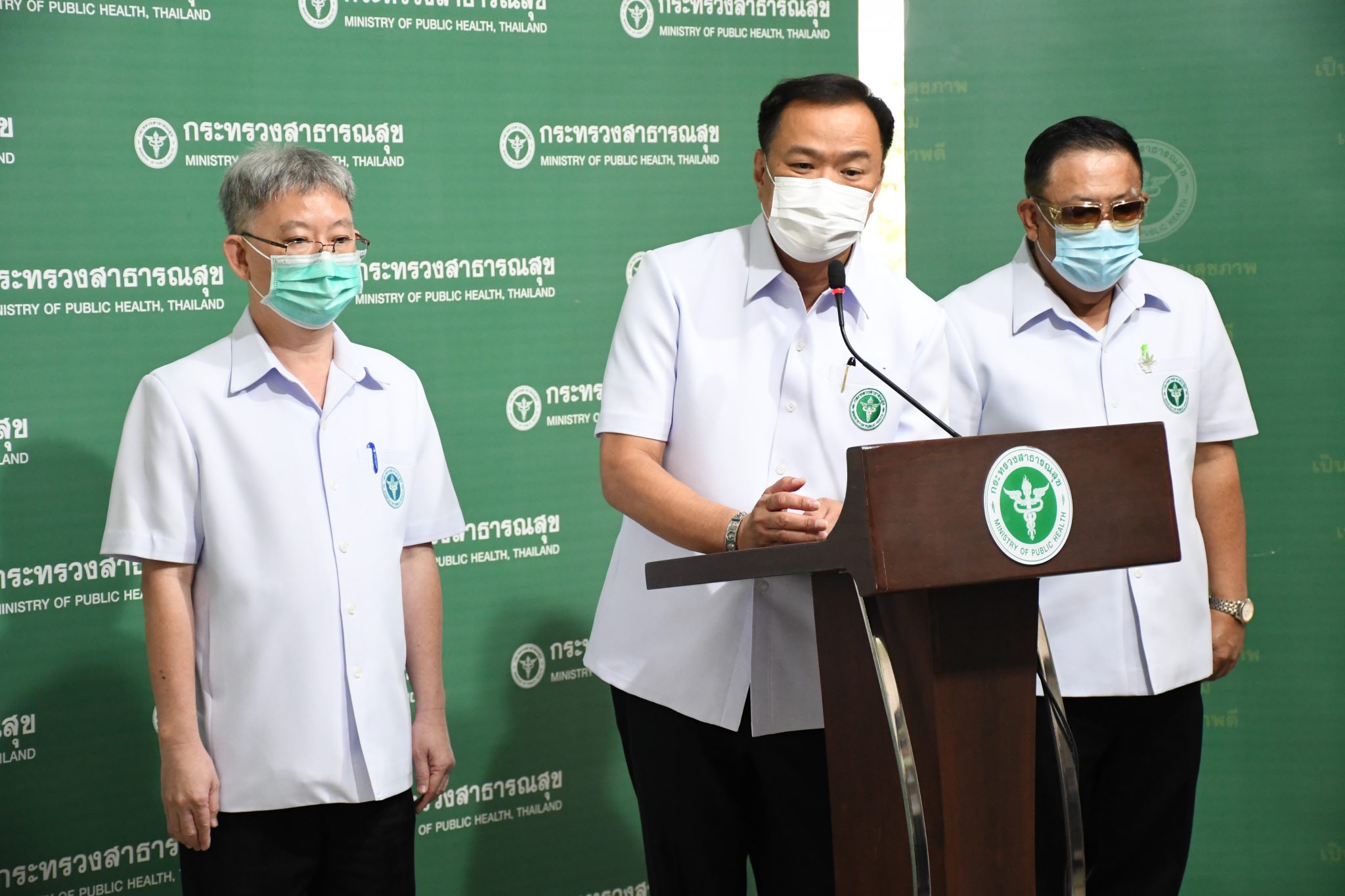 “อนุทิน” ปลื้ม WHO ยกไทย คุมโควิด-19 เยี่ยม เตรียมแชร์ประสบการณ์บนเวทีอนามัยโลก ปลายเดือนพฤษภาคม พร้อมวางแผนยกเลิกไทยแลนด์พาส จ่อนำร่อง คนไทย กลับประเทศ