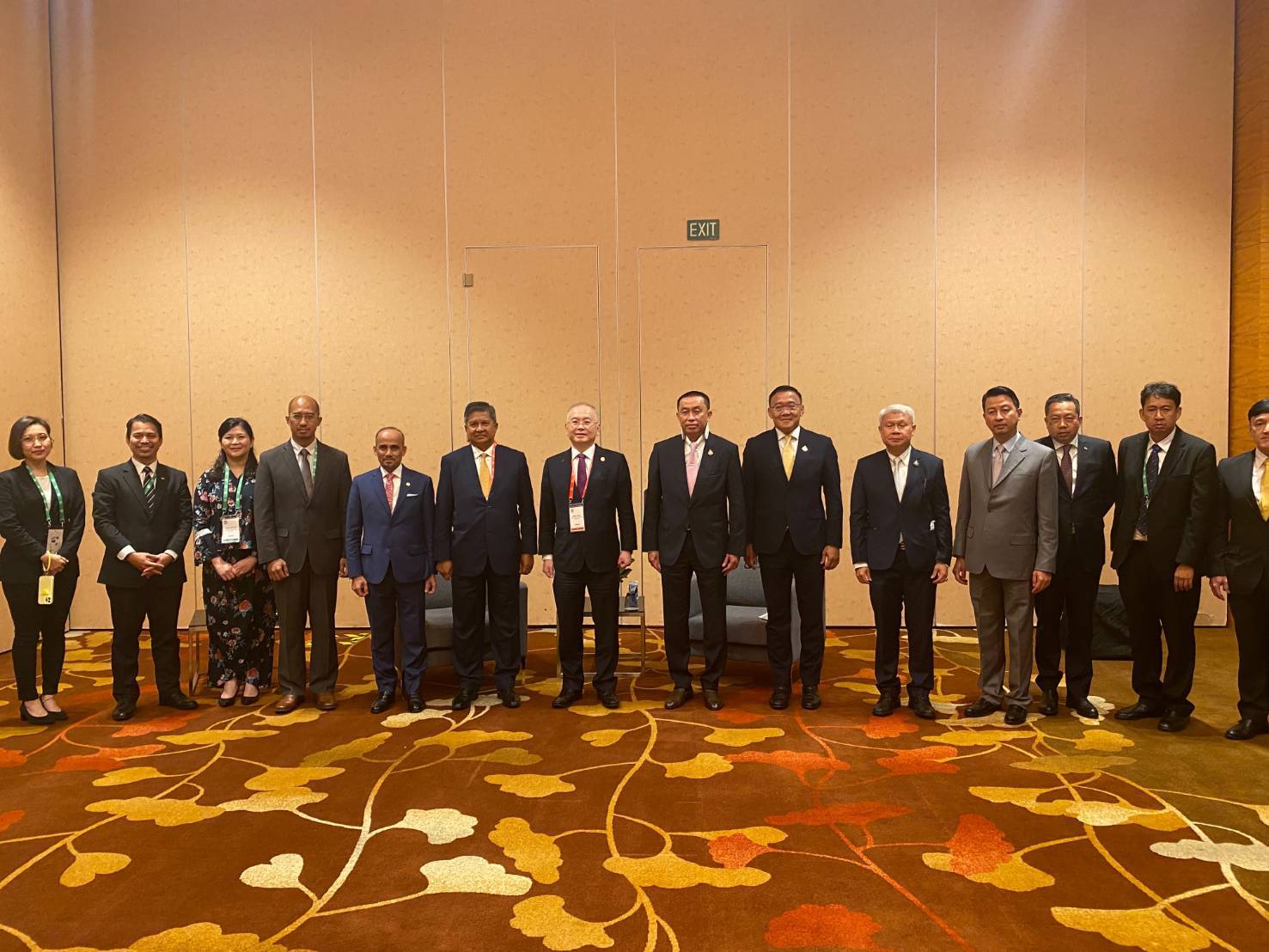 รมว.คค.นายศักดิ์สยาม ชิดชอบ ร่วมหารือทวิภาคีรัฐมนตรีว่าการกระทรวงคมนาคม มาเลเซีย ณ สาธารณรัฐสิงคโปร์ เพื่อพัฒนาความสัมพันธ์ด้านการขนส่งระหว่างไทยและมาเลเซีย