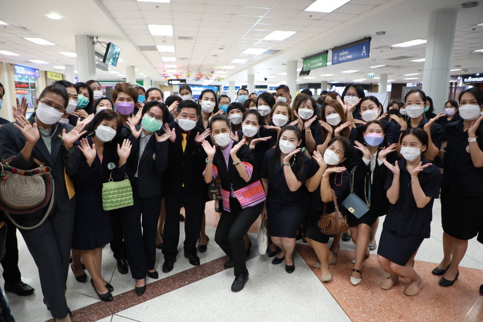 "รมช.กนกวรรณ" นำคณะกรรมาธิการ วิสามัญพิจารณาร่าง พ.ร.บ.ส่งเสริมการเรียนรู้ ลงพื้นที่เชียงราย พะเยา ลำปาง รับฟังเสียงสะท้อน-ปัญหาอุปสรรค ศูนย์วิทยาศาสตร์-กลุ่มผู้พิการ-ด้อยโอกาส-สร้างอาชีพ-ผู้สูงอายุ นำสู่การพิจารณาของกรรมาธิการ