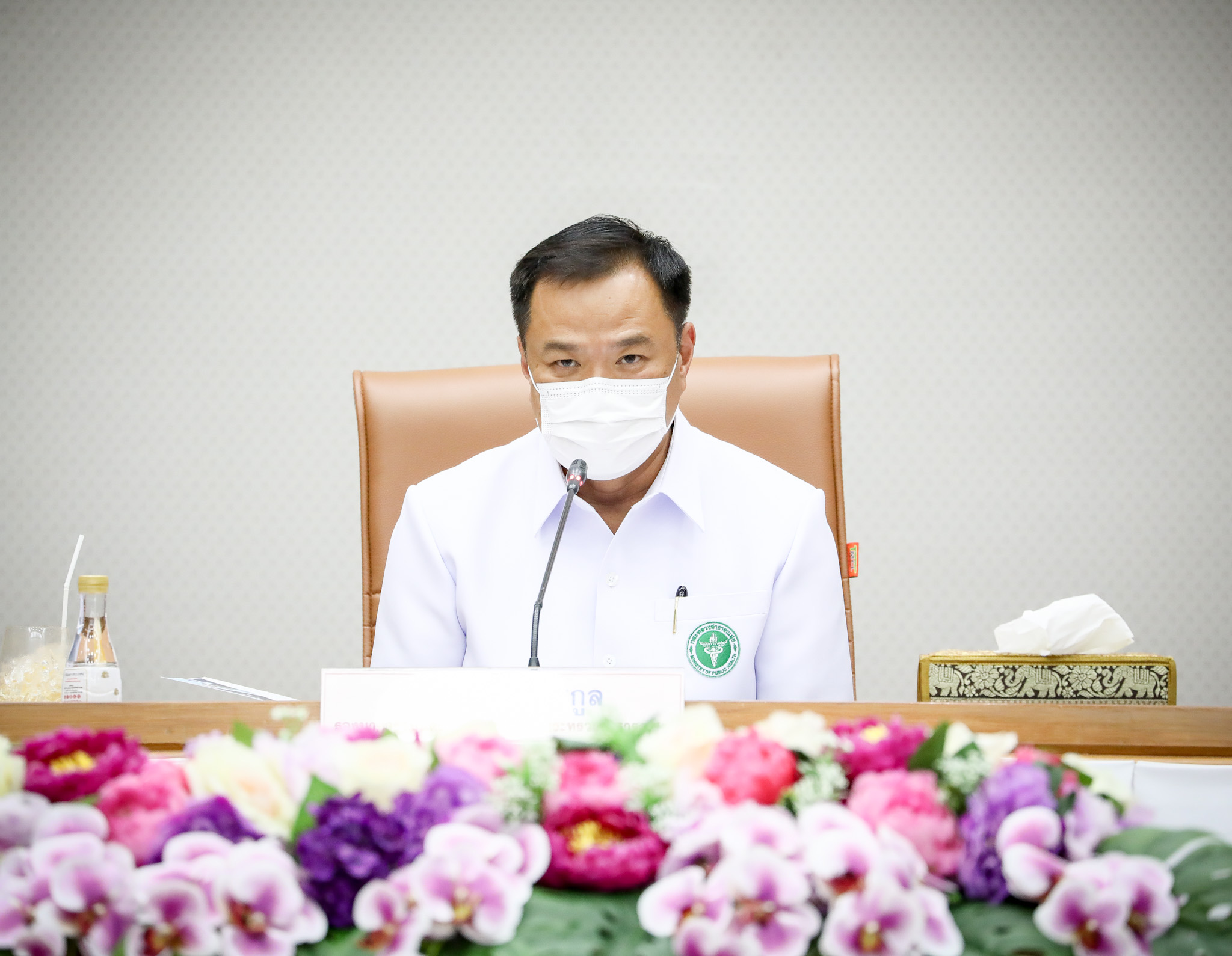 "อนุทิน" ติงอย่าหมกมุ่นเกมการเมือง ชี้ ชาวบ้านกำลังลำบาก คุมโควิดได้แล้ว ต้องมุ่งฟื้นเศรษฐกิจปากท้อง