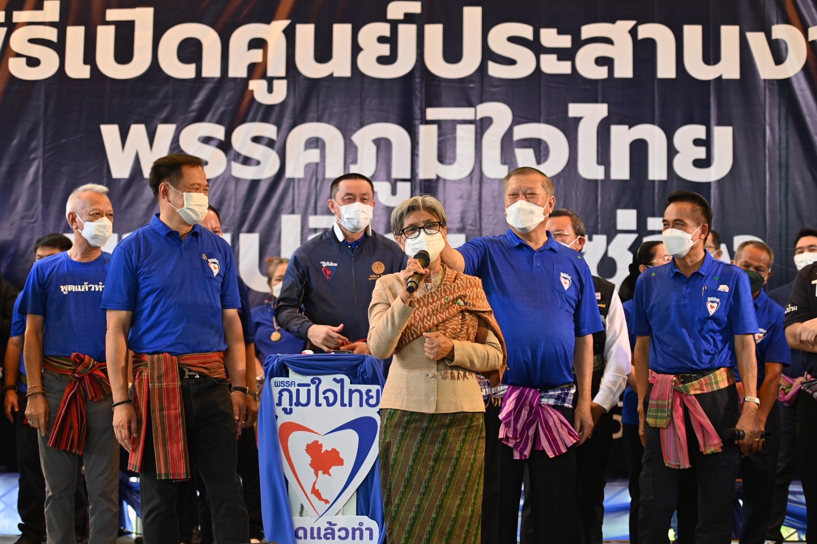 “อนุทิน” เปิดตัว “ปวีณ - ผ่องศรี” ร่วมงานภท. พร้อมเปิดศูนย์ประสานงานพรรคภูมิใจไทย เขต 8 จ.ศรีสะเกษ อย่างเป็นทางการ ลั่น “อย่าเรียกผมงูเห่า เพราะผู้มีพระคุณคือประชาชน"