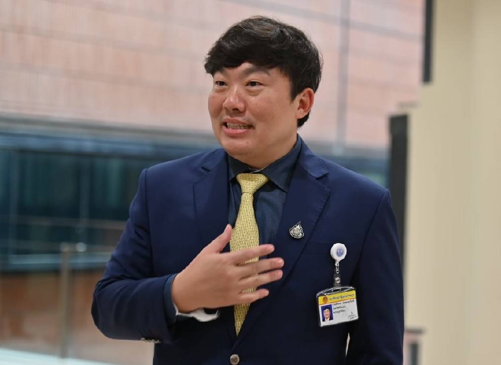 "สิริพงศ์" เสนอ "ชัชชาติ" ลดค่าโดยสารรถไฟฟ้าสายสีเขียวเหลือ 30 บาท มั่นใจ ผู้ว่าฯ ทำได้ เพราะเคยประกาศไว้แล้ว