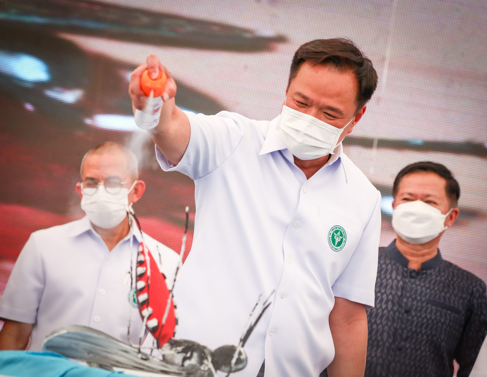 “อนุทิน” ลงพื้นที่ “สระบุรี” ปลุกใจ อสม.พร้อมผลักดันค่าตอบ 1.5 พันบาทตลอดชีพ พร้อมปล่อยคาราวานปราบยุงลาย