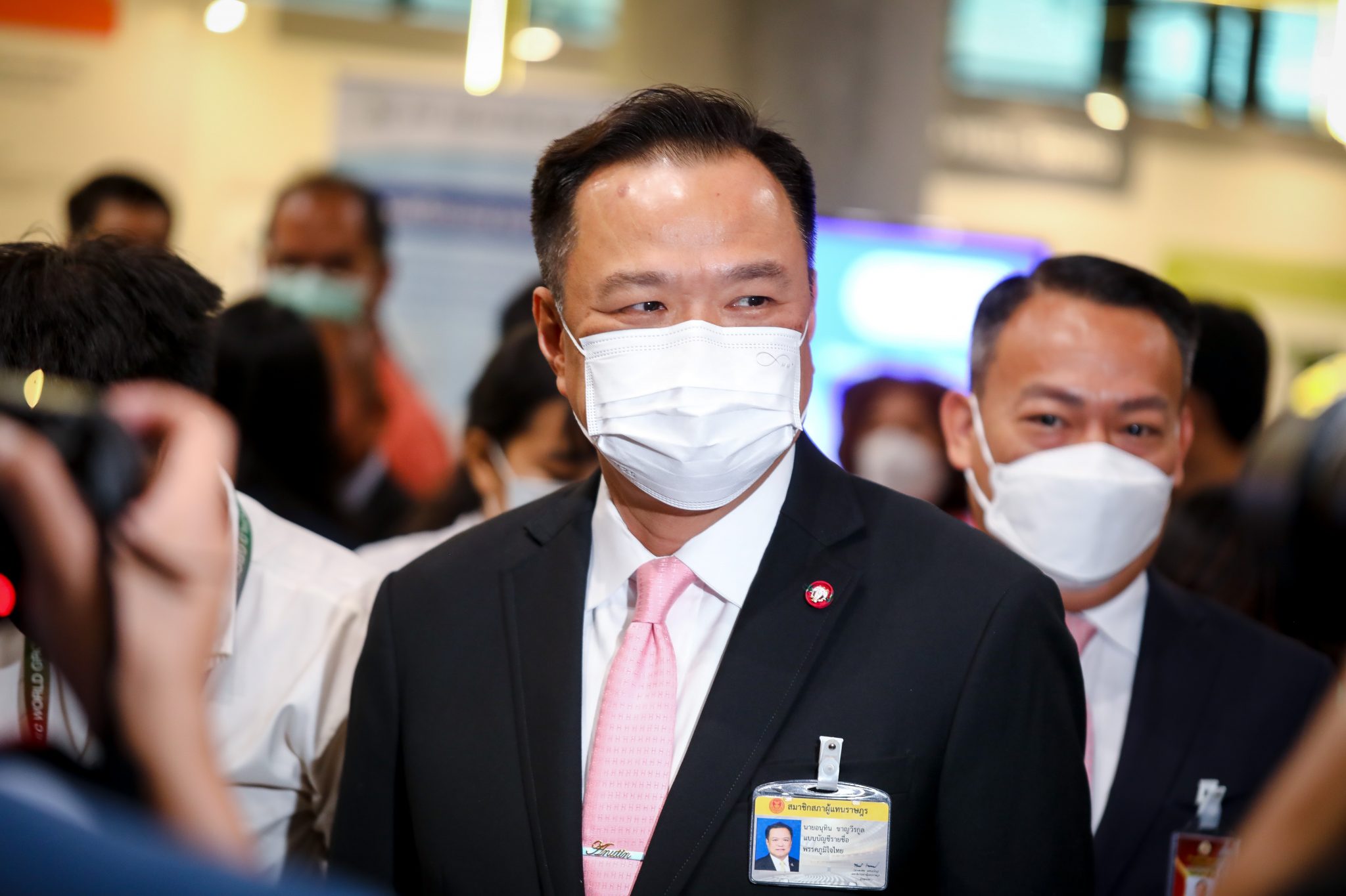 "อนุทิน" แจงรายงานเบื้องต้น พบผู้ป่วยหลบหนี เดินทางออกจากประเทศไทยแล้ว สธ.ยังติดตามกลุ่มเสี่ยง ไม่พบติดเชื้อเพิ่ม