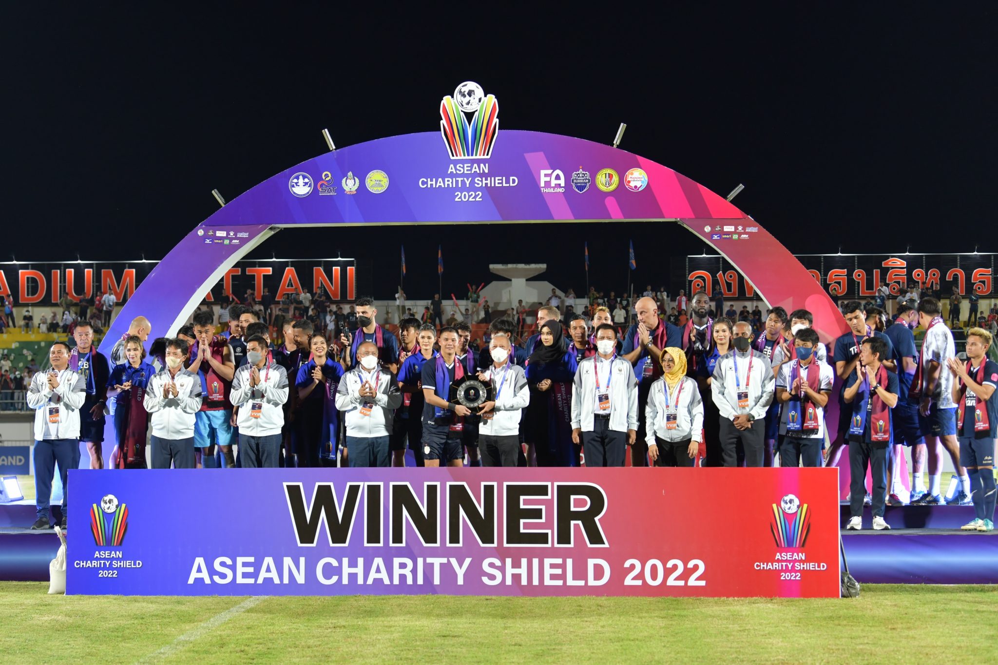 รมว.ท่องเที่ยวและกีฬา ชมฟุตบอลแมทช์การกุศล บุรีรัมย์ ยูไนเต็ด พบ เนกรี เซมบิลัน ที่ปัตตานี