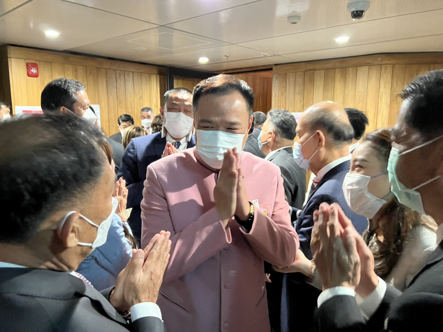 “อนุทิน” ขอบคุณเสียง ส.ส.โหวตไว้วางใจ ถือเป็นเครื่องยืนยัน การทำงาน มาถูกต้อง ถูกทาง