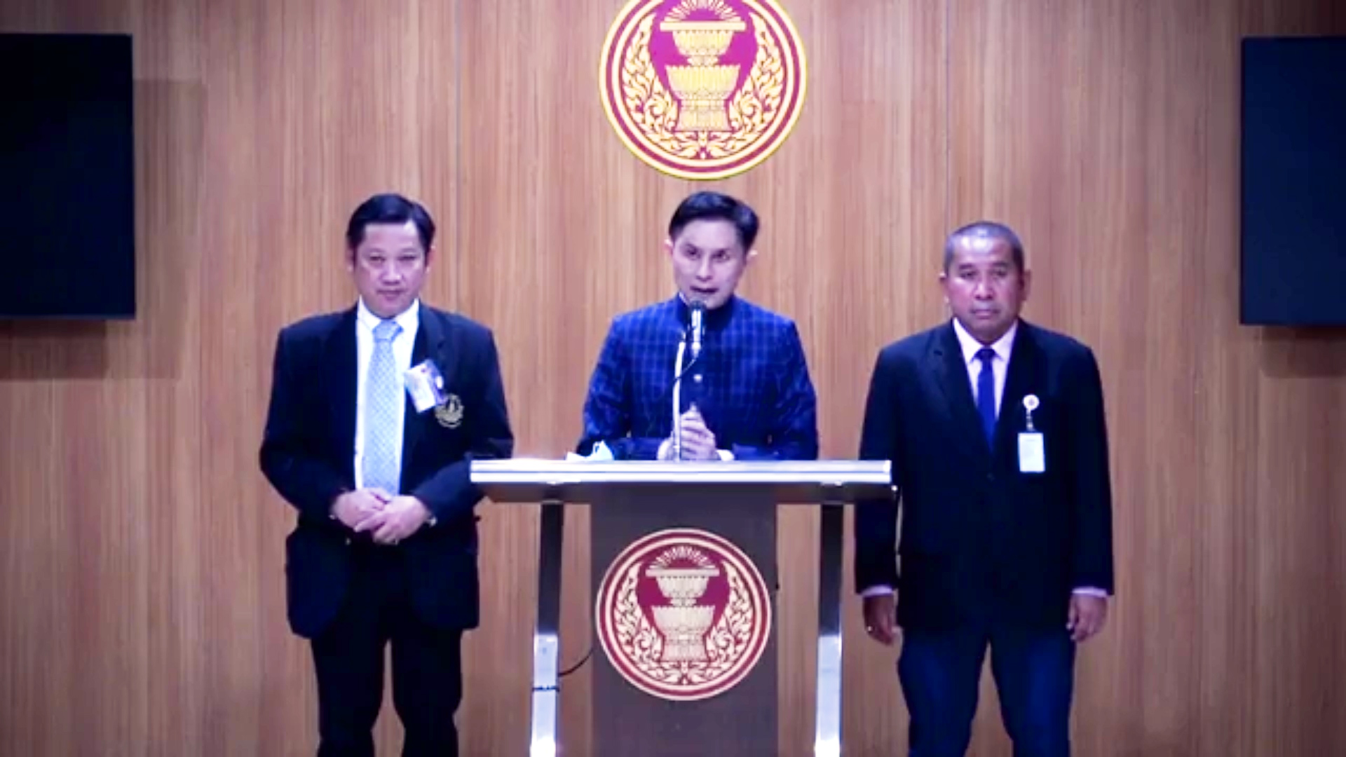 กมธ.กัญชา ชี้ ! กัญชาเสพติดยากกว่า เหล้า และ บุหรี่ เตือน ผู้ขายให้เด็กต่ำกว่า 20 ปี มีความผิดตามกฎหมาย