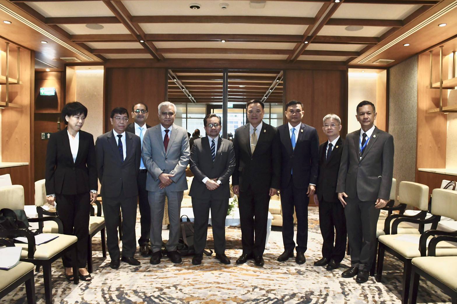 "อนุทิน" หารือทวิภาคี "เอดีบี" สร้างความร่วมมือพัฒนาระบบสุขภาพหลังยุคโควิด-19 ด้านไทย พร้อมเข้าร่วมโครงการ SECURE ถ่ายทอดประสบการณ์บริหารจัดการวัคซีน