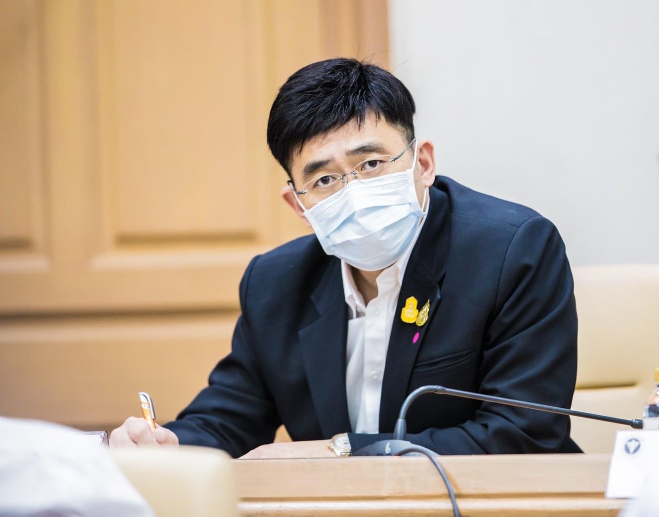 “หมอรุ่งเรือง” ขอ “อ.เจษฎา” ใช้สติและปัญญา แทนอคติ ต้องพูดบนข้อเท็จจริง “วิชาการ” มิใช้ “อารมณ์ความรู้สึก” หรือ “หิวแสง อยากดัง” สงสารประชาชน