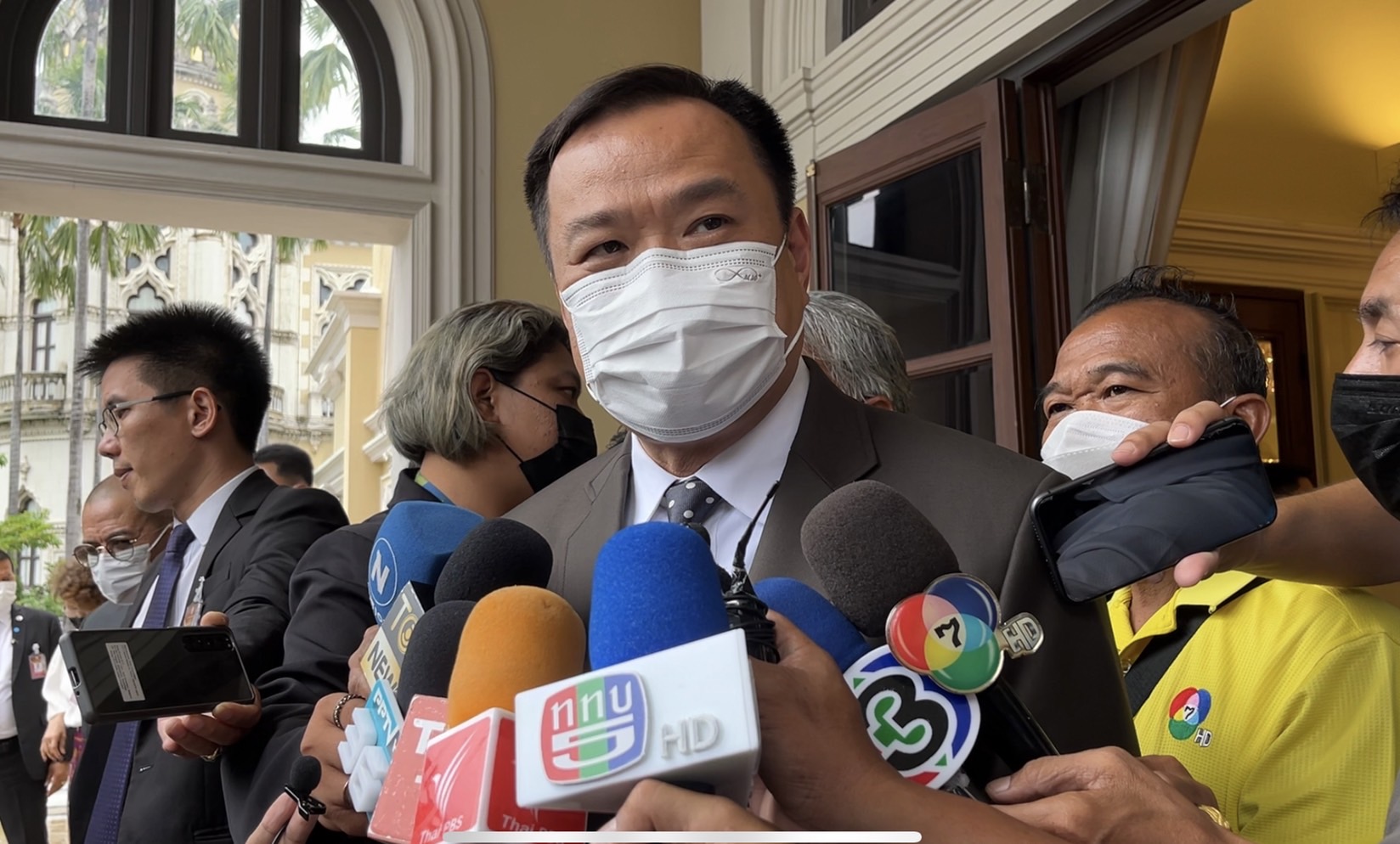 มีกฎหมายชัดเจน ตำรวจต้องดำเนินการ ! “อนุทิน” ตมปมดราม่าคลิปเด็กเสพกัญชา