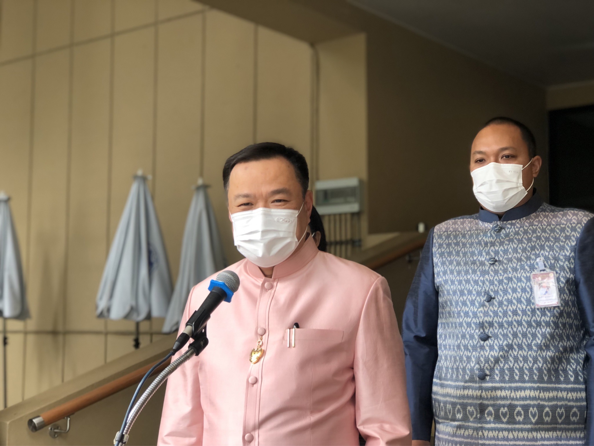 เปรียบเป็นคนขี่ม้า มองไปข้างหน้าอย่างเดียว ! “อนุทิน” เผยหลักคิด นโยบาย “ภูมิใจไทย” ย้ำ ไม่เปรียบพรรคอื่น ขอทำงานให้ดีที่สุด ย้ำรุกหาเสียงทุกพื้นที่ ไม่มีผ่อนเกม