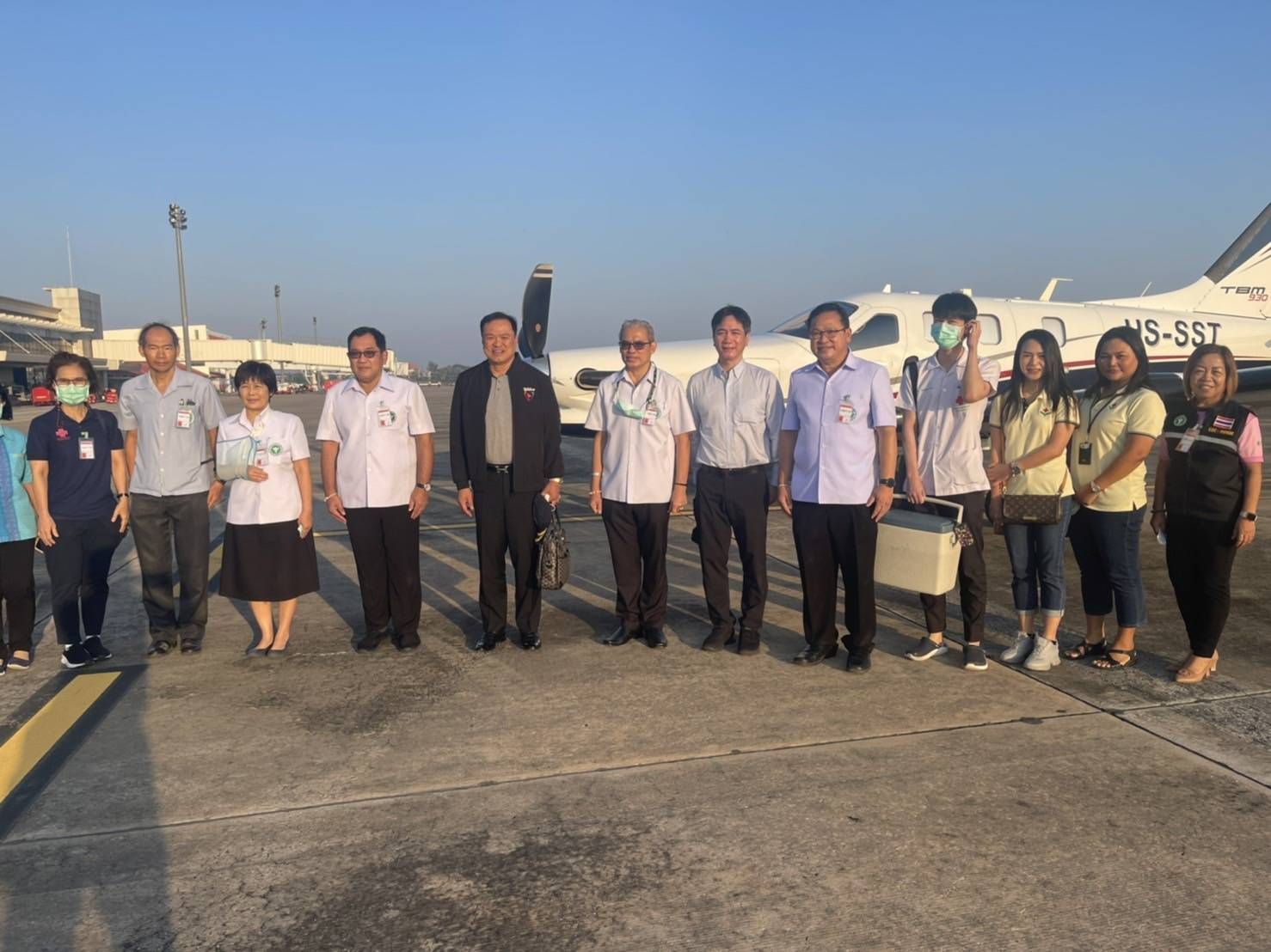 “อนุทิน” นำคณะแพทย์บินด่วนรับอวัยวะจากโรงพยาบาลอุดรธานี สนับสนุนปฏิบัติการหัวใจติดปีก ครั้งที่ 40