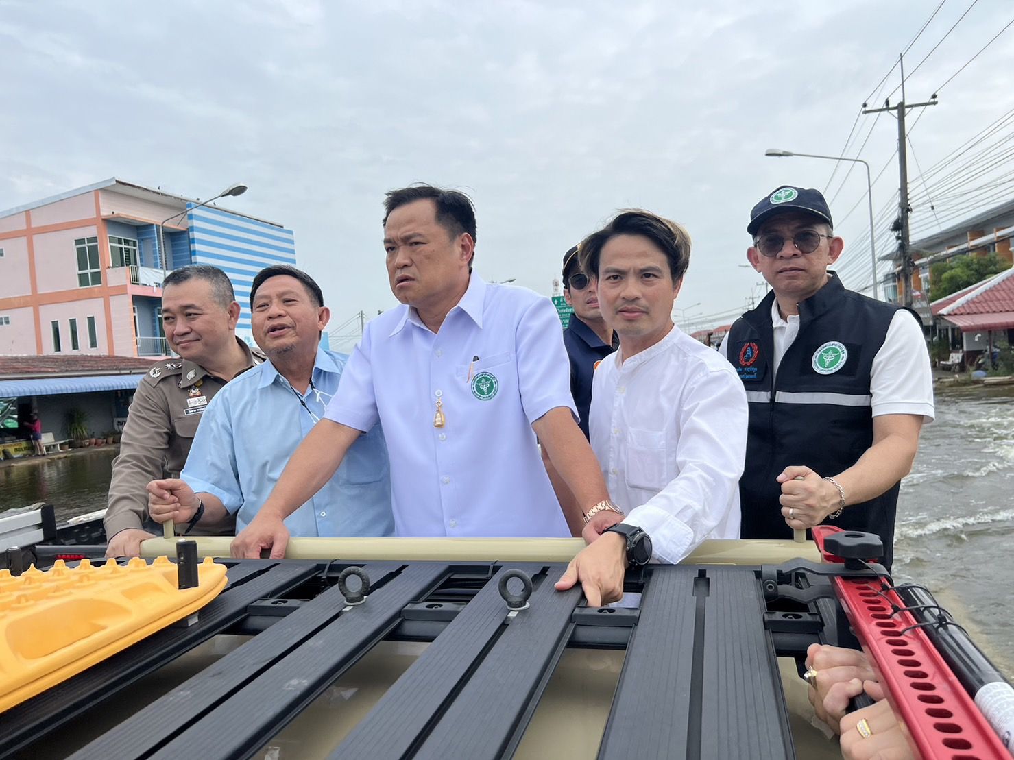 อนุทิน เสนอ พักหนี้ 3 ปีหยุดต้น ปลอดดอกเบี้ย คนละไม่เกิน 1 ล้านบาท ช่วยเหลือประชาชน บรรเทาความเดือดร้อนจากเหตุน้ำท่วมไร่นา ผลผลิตเสียหาย โดยจัดทำเป็นมาตรการเร่งด่วน