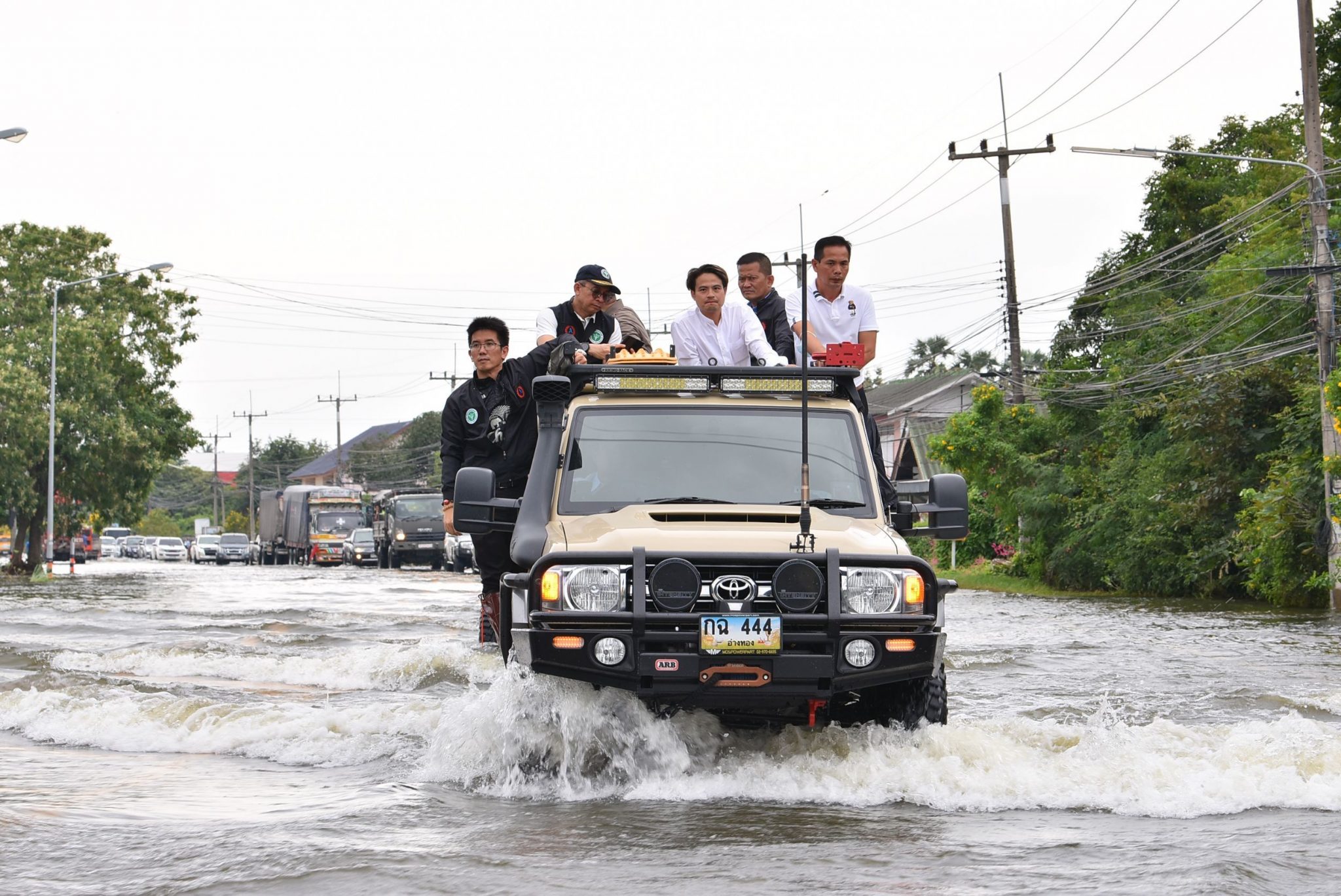 ภราดร ร้องขอรัฐบาล ใช้มาตรการ “พักหนี้ 3 ปี หยุดต้น ปลอดดอกเบี้ย คนละไม่เกิน 1 ล้านบาท” ช่วยลดภาระเกษตรกร และประชาชนที่ได้รับผลกระทบน้ำท่วม