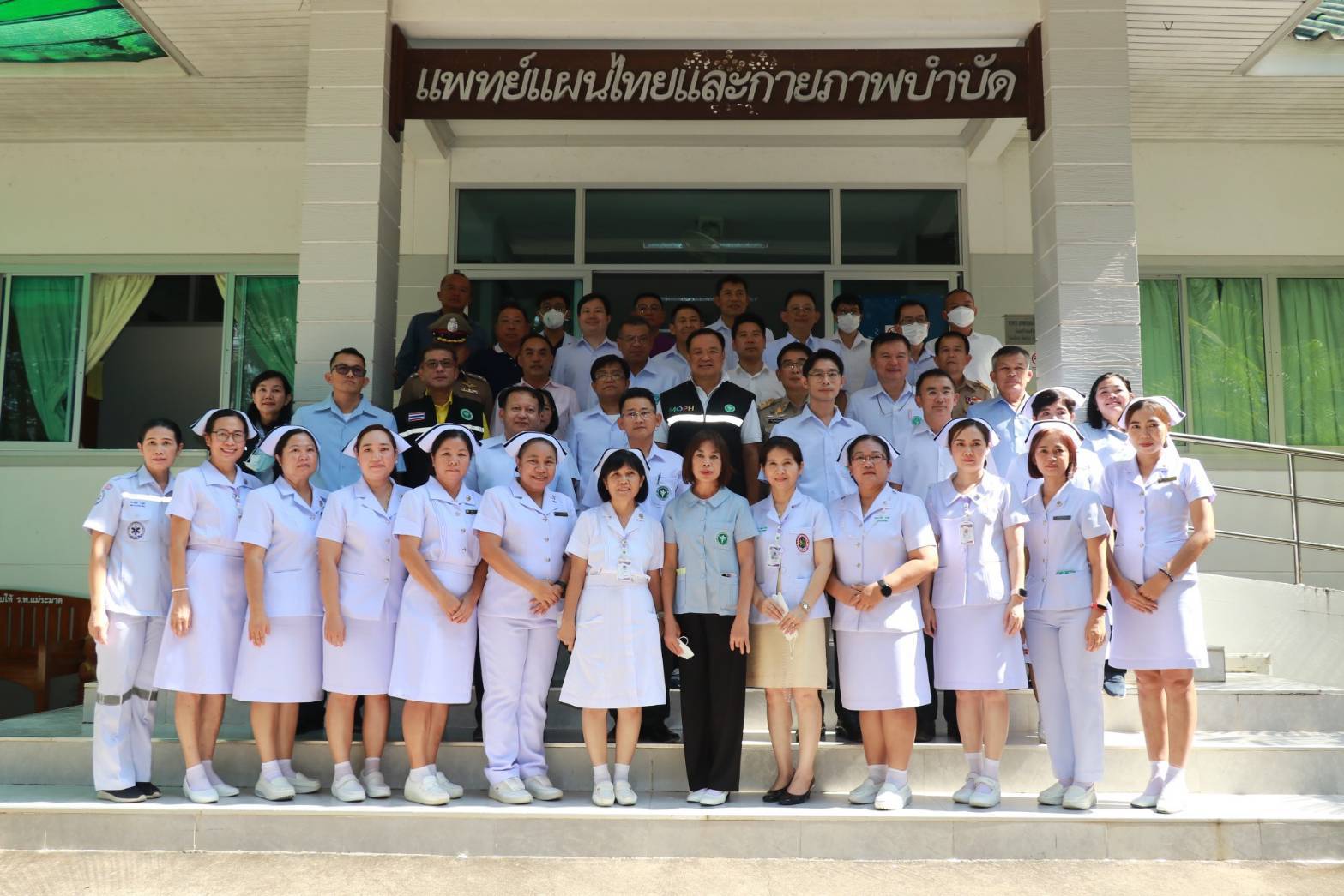 1 จังหวัด 1 เครื่องฉายรังสีมะเร็ง ! “อนุทิน” ลงพื้นที่ จ.ตาก ประกาศเป้าหมาย สธ.พร้อม ให้กำลังใจทีมแพทย์ พยาบาล อสม. ขอทุกหน่วยงานเร่งฉีดวัคซีนโควิด19 เข็มบูสเตอร์ให้ประชาชน