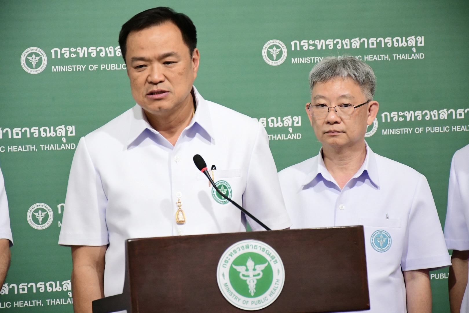 “อนุทิน” ยินดี “โตโน่” ว่ายน้ำระดมเงินบริจาคโรงพยาบาล ย้ำ ไม่ขวางคนทำความดี