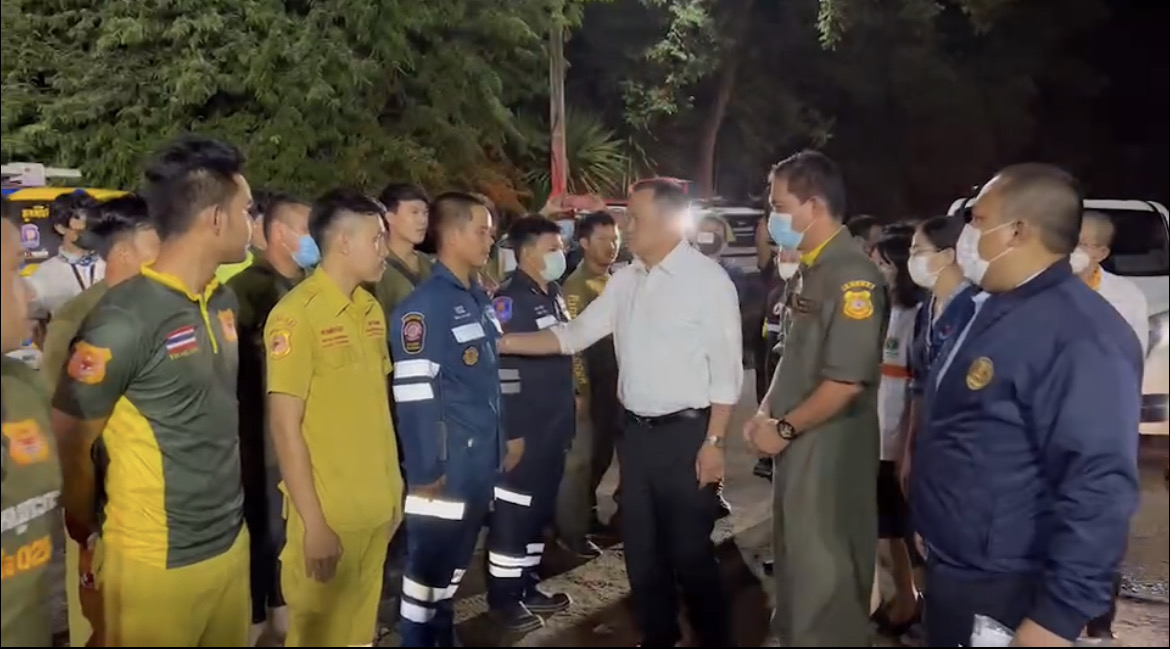 ปฏิบัติตามข้อเสนอผู้เชี่ยวชาญ ส่งร่าง เมื่อโรงพยาบาลมีความพร้อมสูงสุด ! “พลพีร์” แจง ปมดราม่ากู้ภัยรอคณะอนุทิน