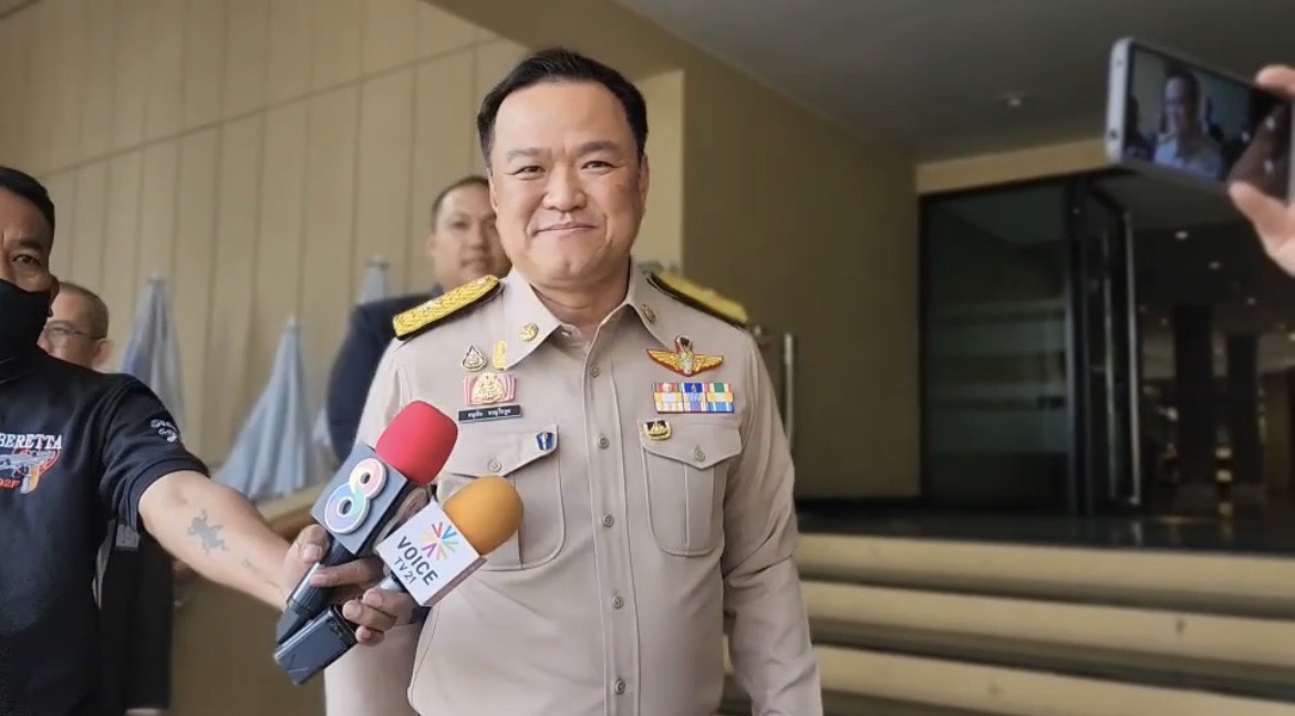 ไม่รู้ เพราะเป็นเรื่องของนายกฯ ! "อนุทิน" ตอบปม "หมอชลน่าน" เดายุบสภาก่อน 24 ธันวาฯ