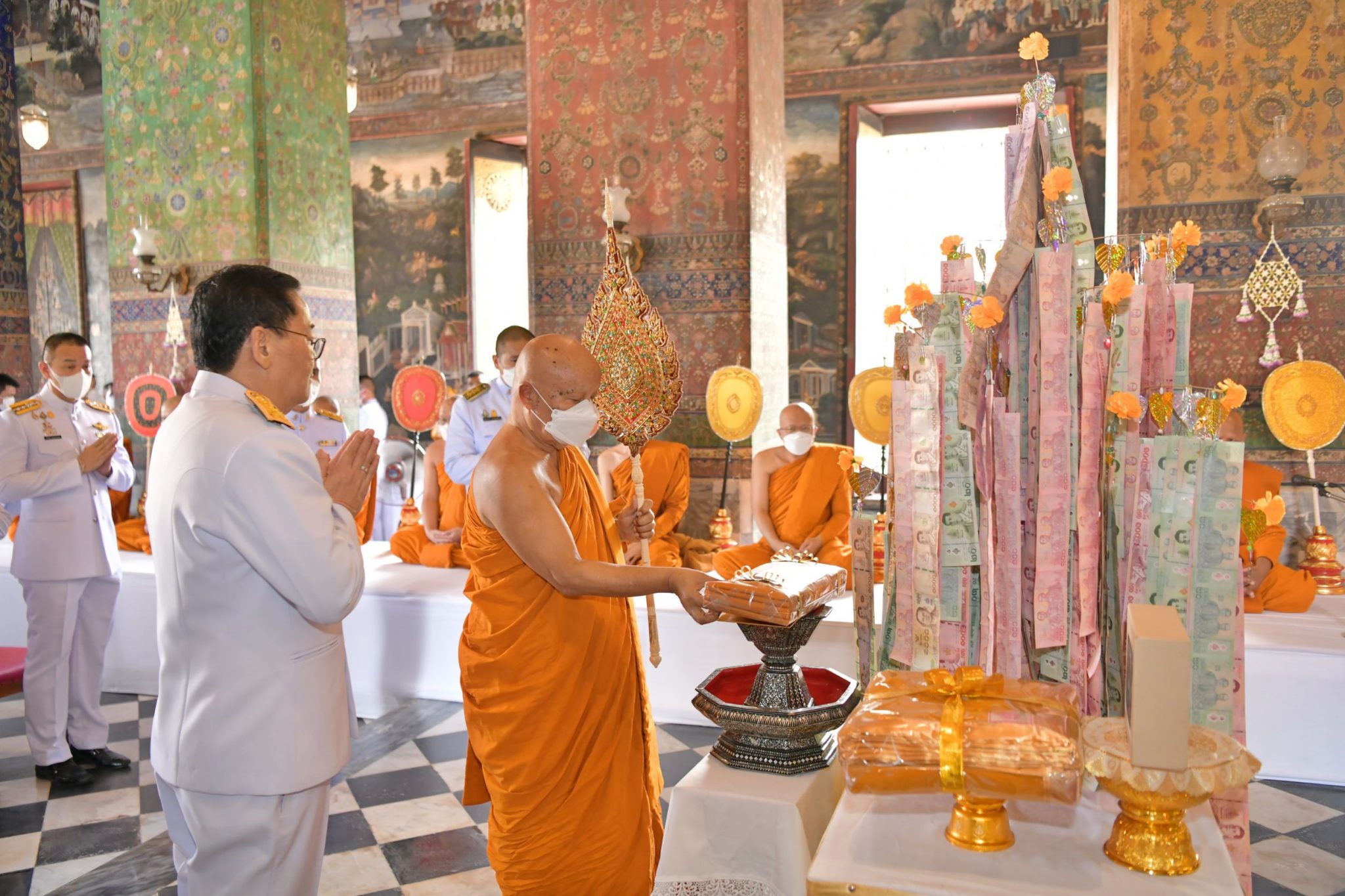 ก.ท่องเที่ยวและกีฬา ทอดผ้าป่าสมทบทุนโครงการทุนเล่าเรียนหลวงสำหรับพระสงฆ์ไทย